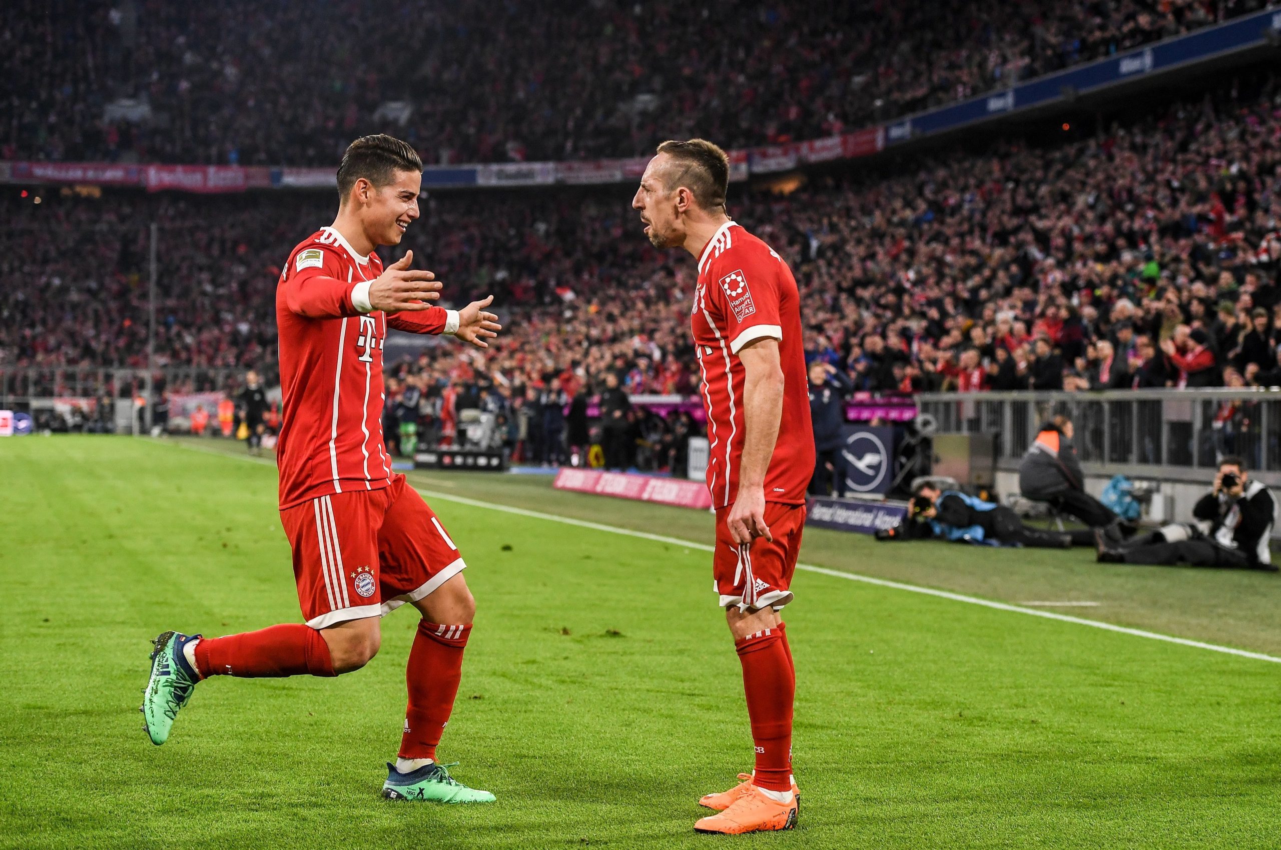 Bundesliga: Bayern Munique goleia Borussia Dortmund e está cada vez mais perto do título