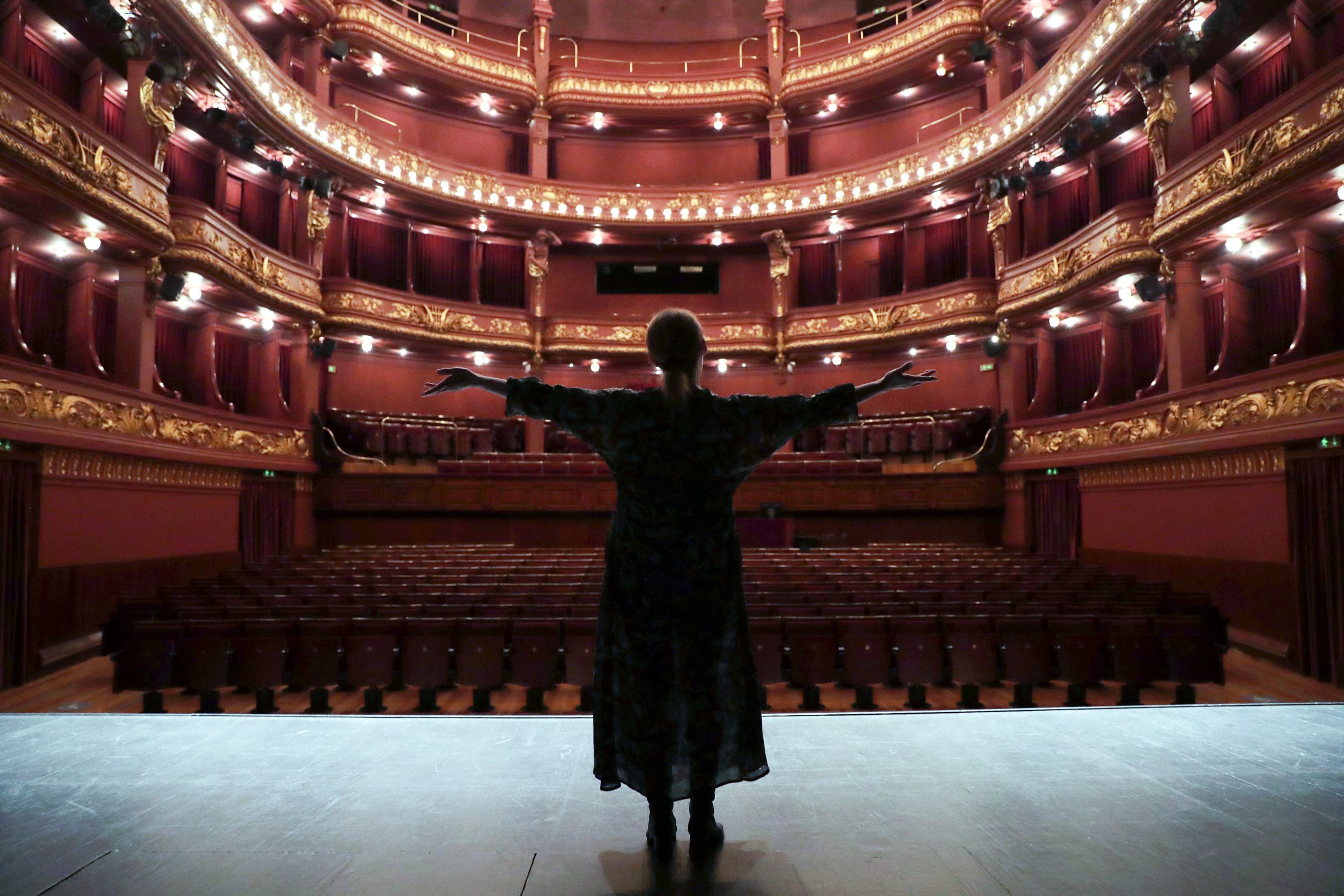 Espaços do Teatro S. João do Porto reabrem em junho e os espetáculos voltam em agosto