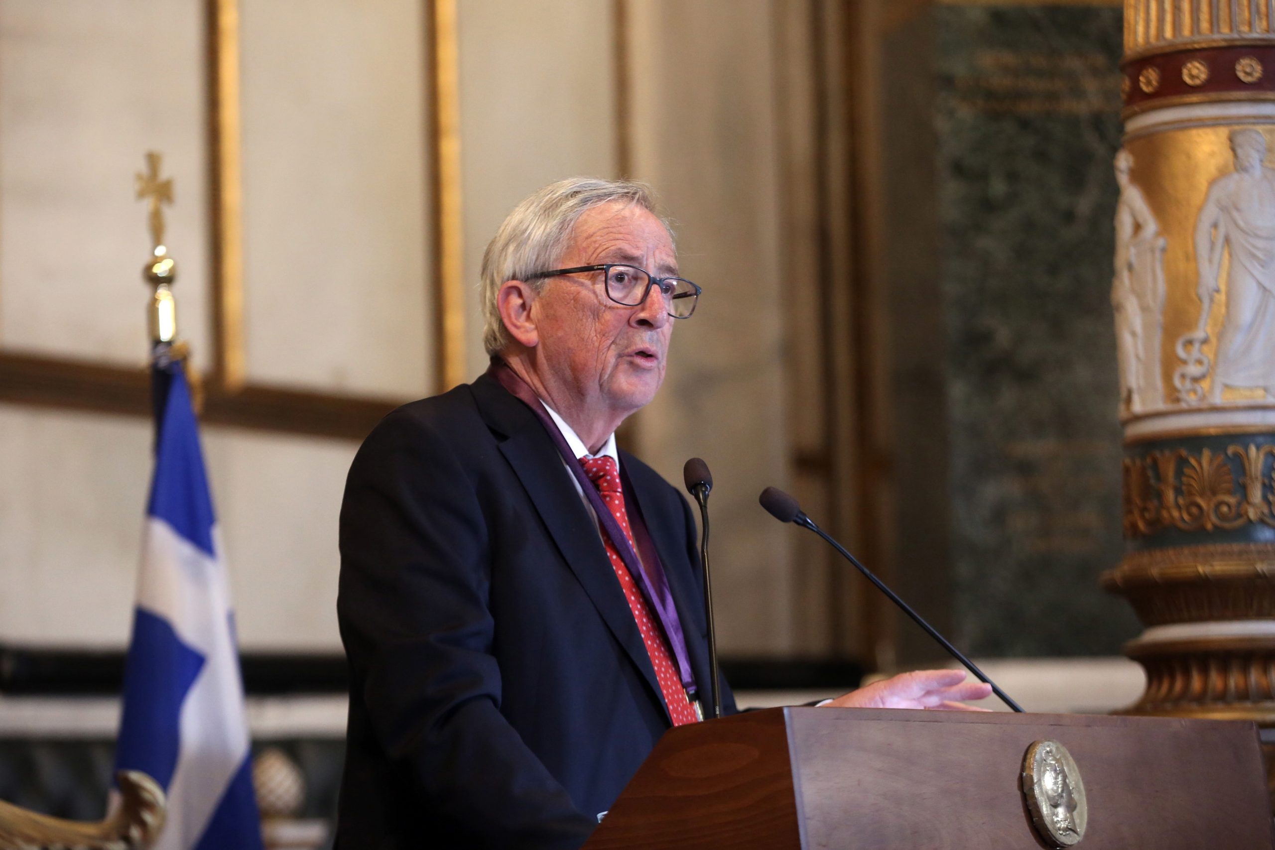 Juncker e outras personalidades da UE criticam sustentabilidade atual do projeto europeu