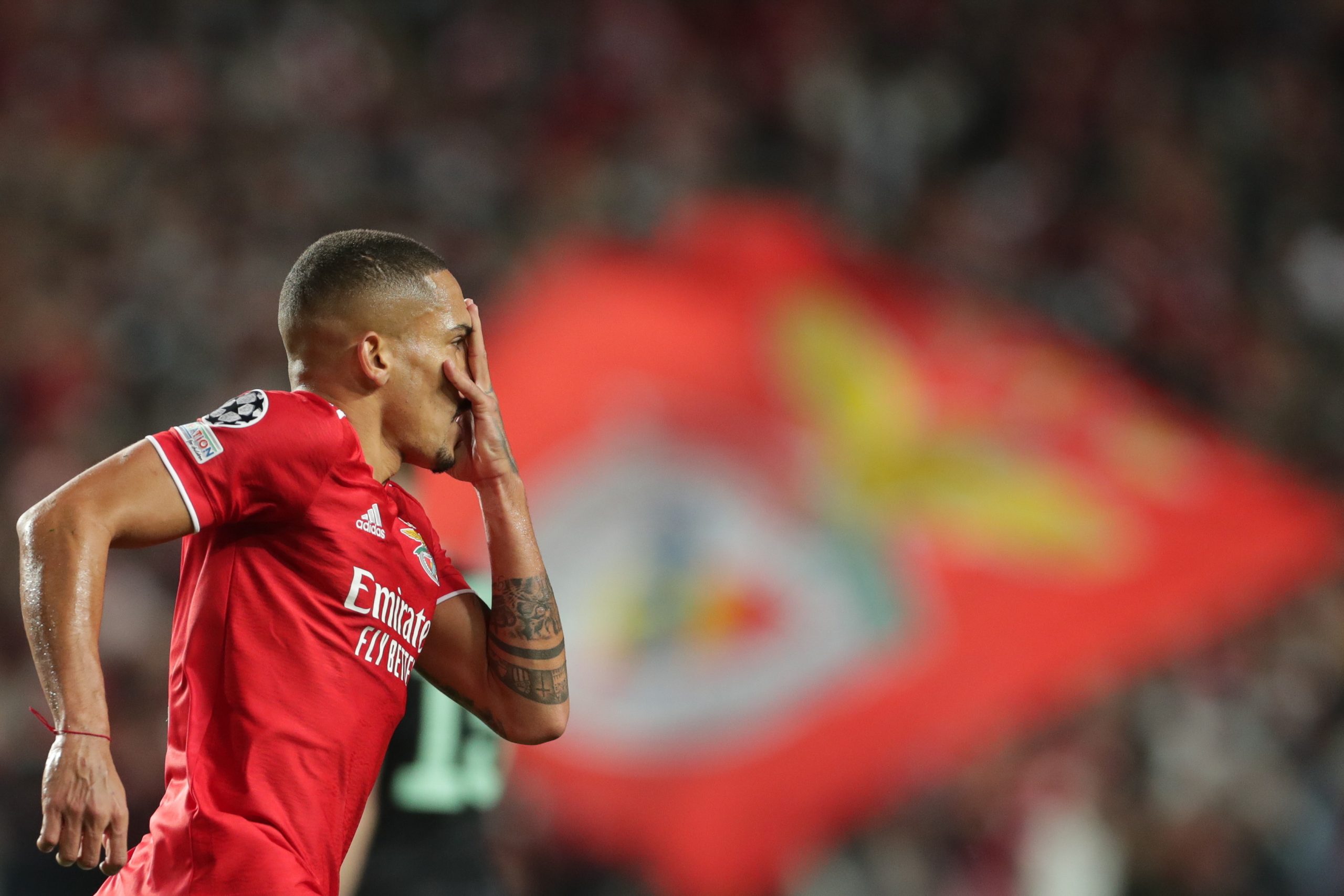 Benfica vence Dínamo Kiev e está nos ‘oitavos’ da Liga dos Campeões