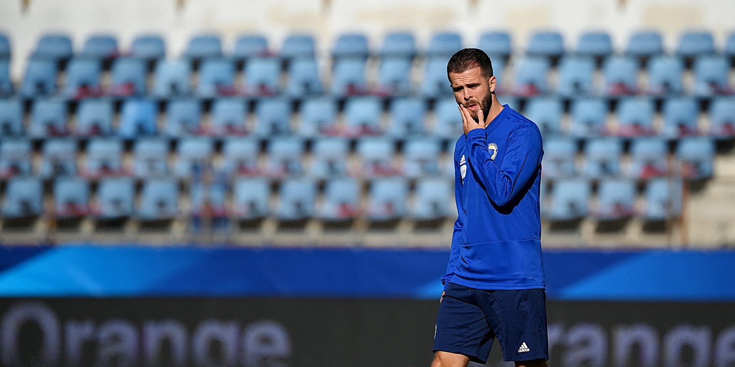 “Fiquei sem palavras quando soube”. Dzeko e Pjanic contra jogo amigável da Bósnia-Herzegovina com a Rússia