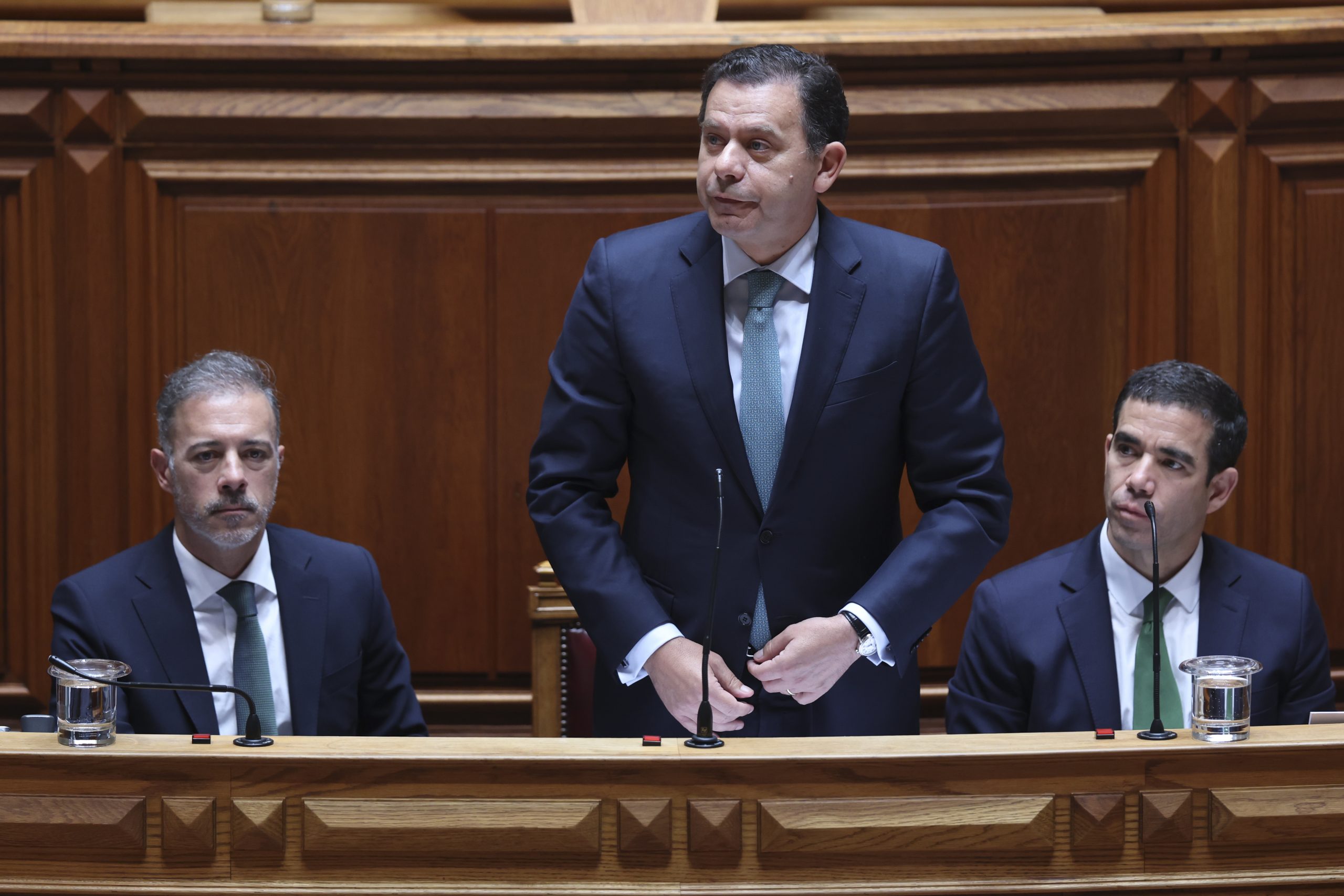 Montenegro diz querer “contas positivas” no fim do ano mas responsabiliza PS e Chega