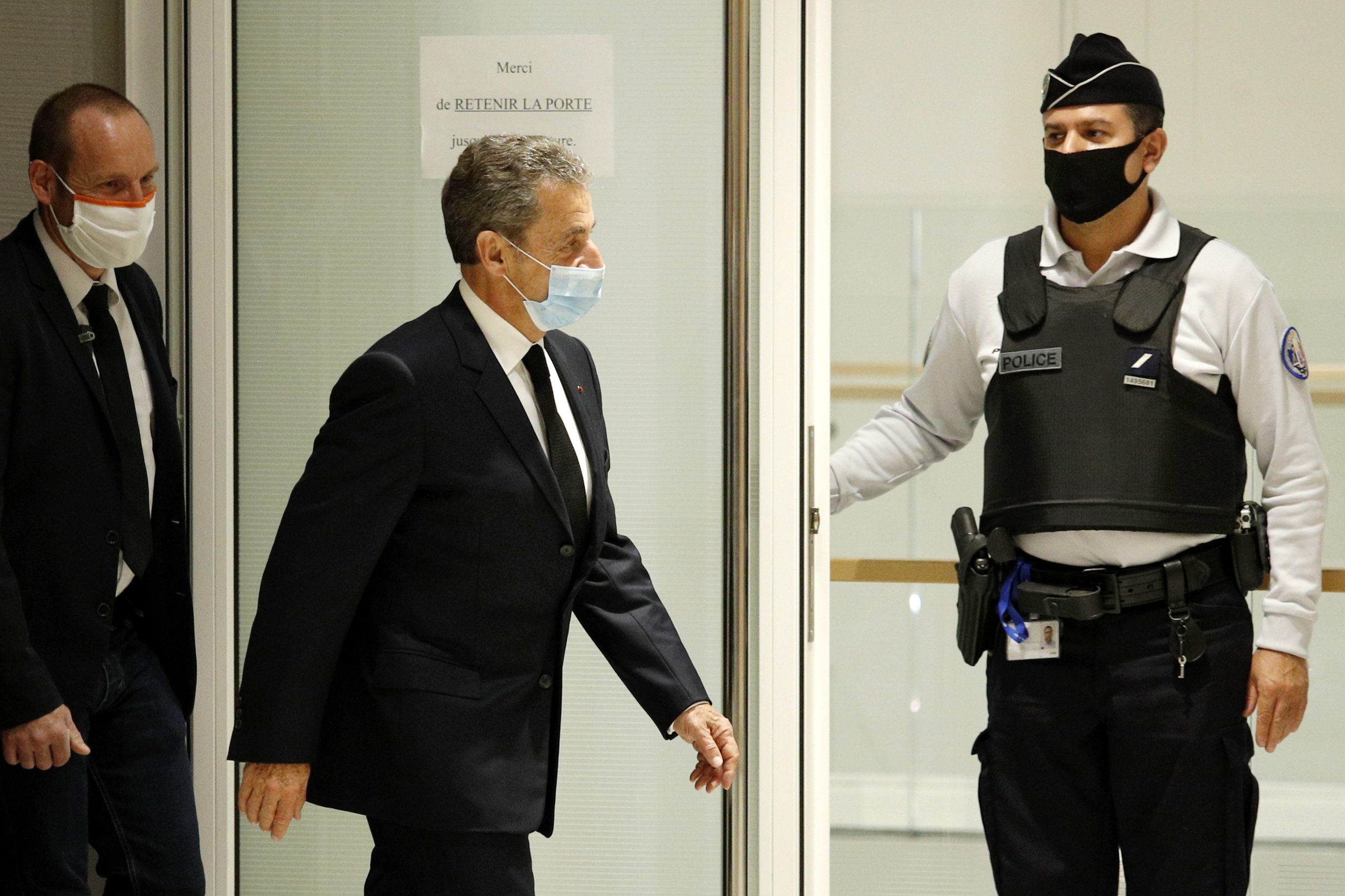 Processo por corrupção de Nicolas Sarkozy será retomado segunda-feira