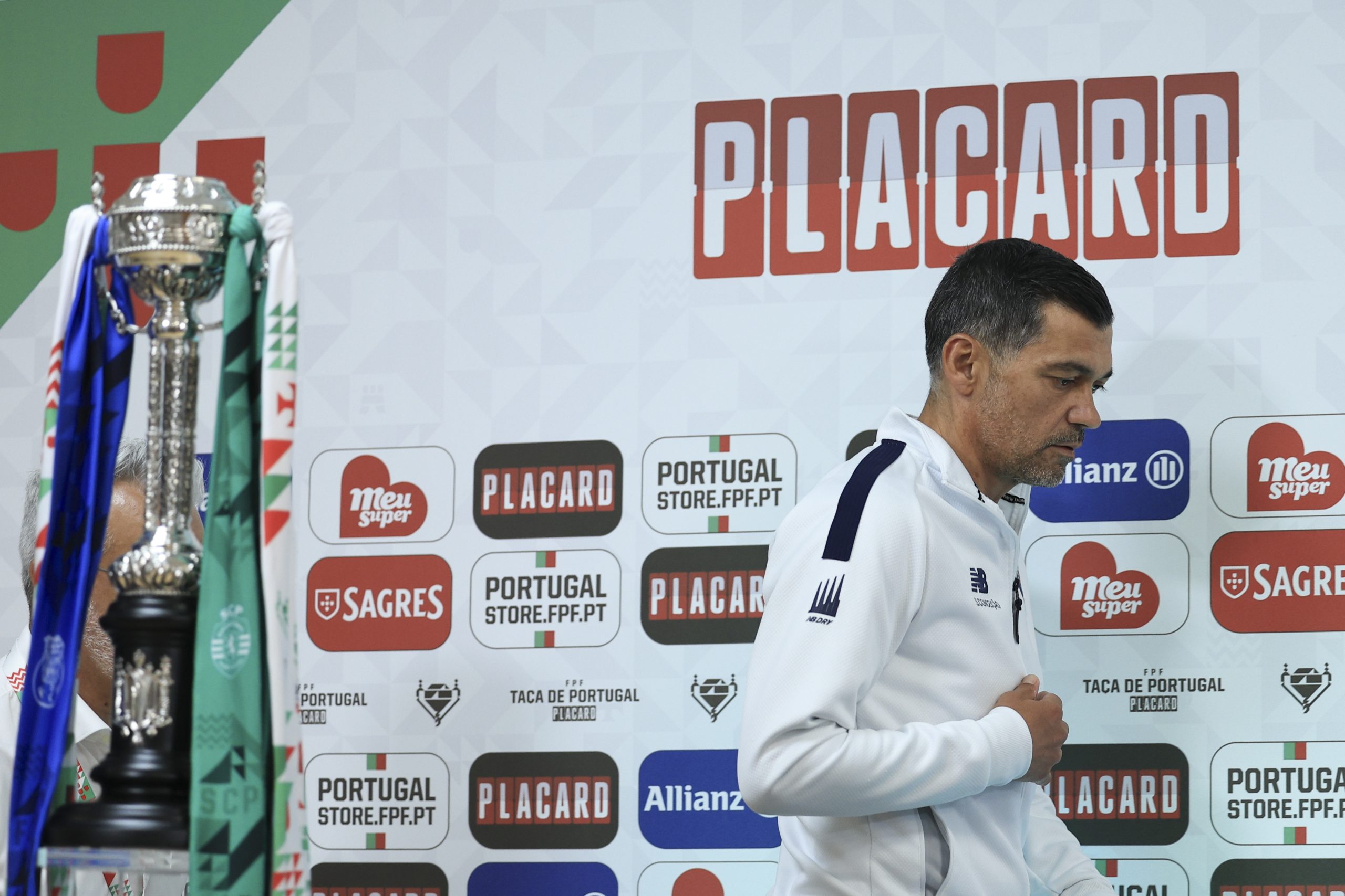 Sérgio Conceição deixa comando técnico do FC Porto ao fim de sete épocas