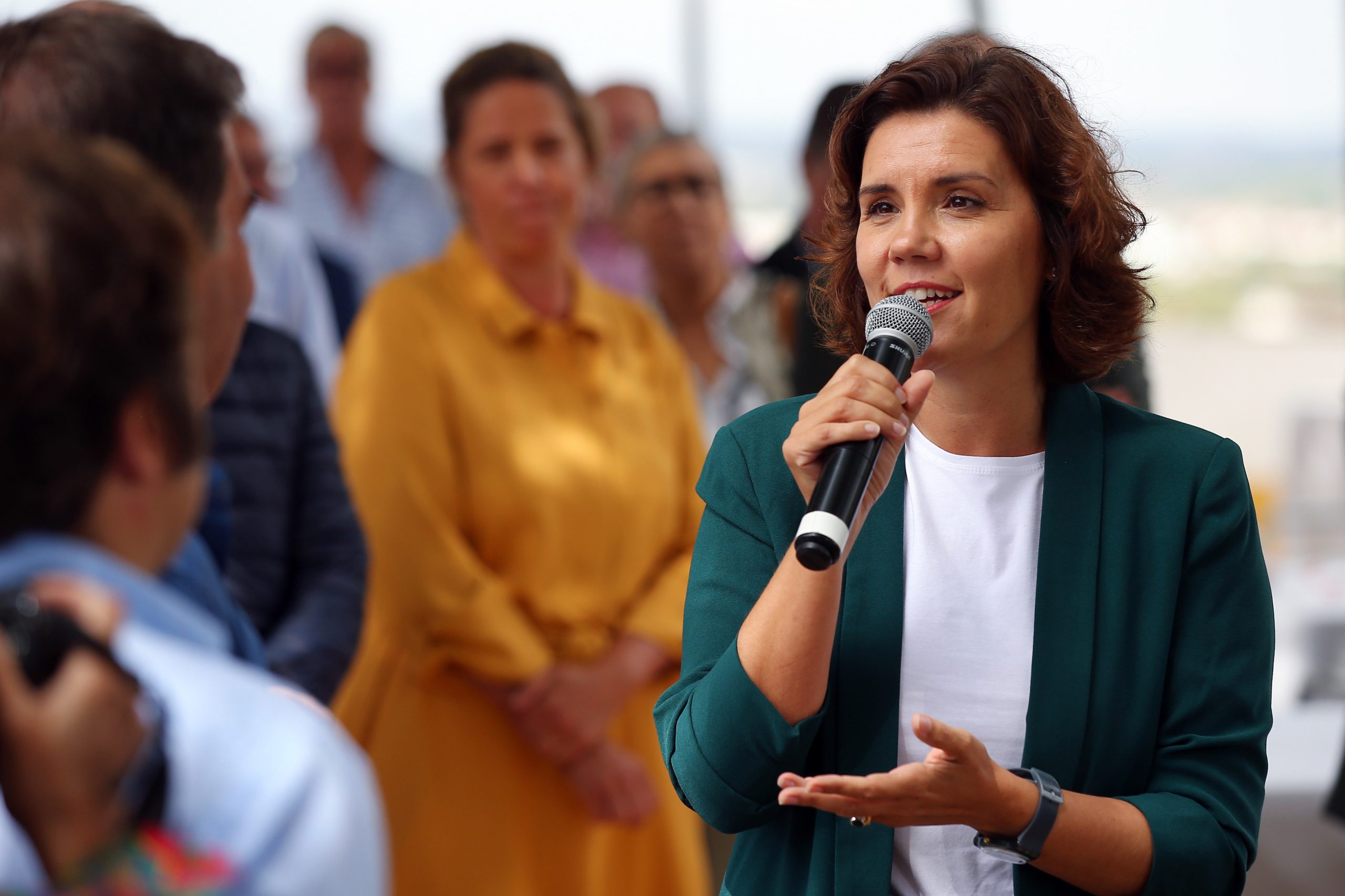 Cristas defende descontos nas portagens no “estatuto de benefício fiscal” para o interior