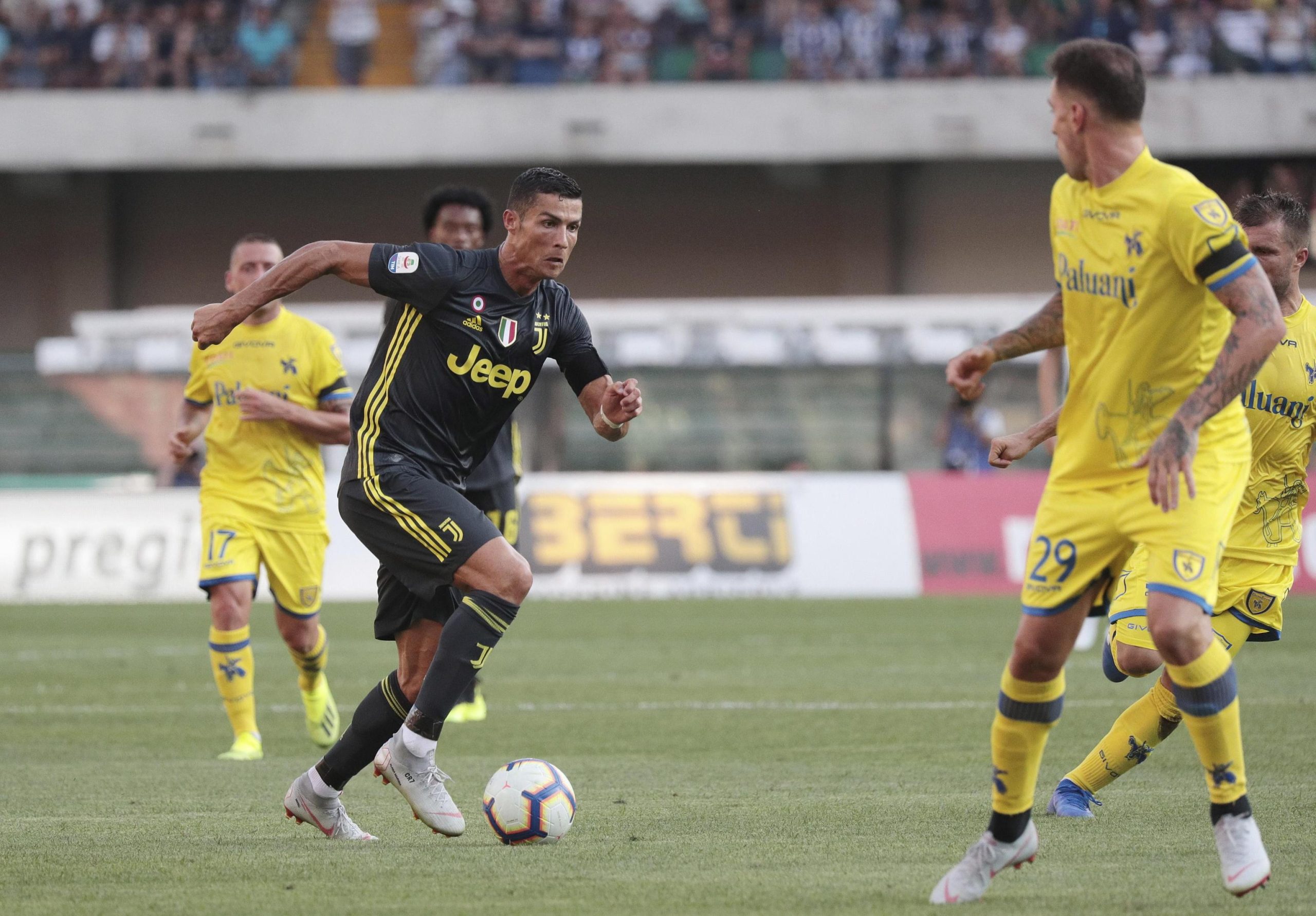 Cristiano Ronaldo e João Cancelo com estreias agridoces pela Juventus