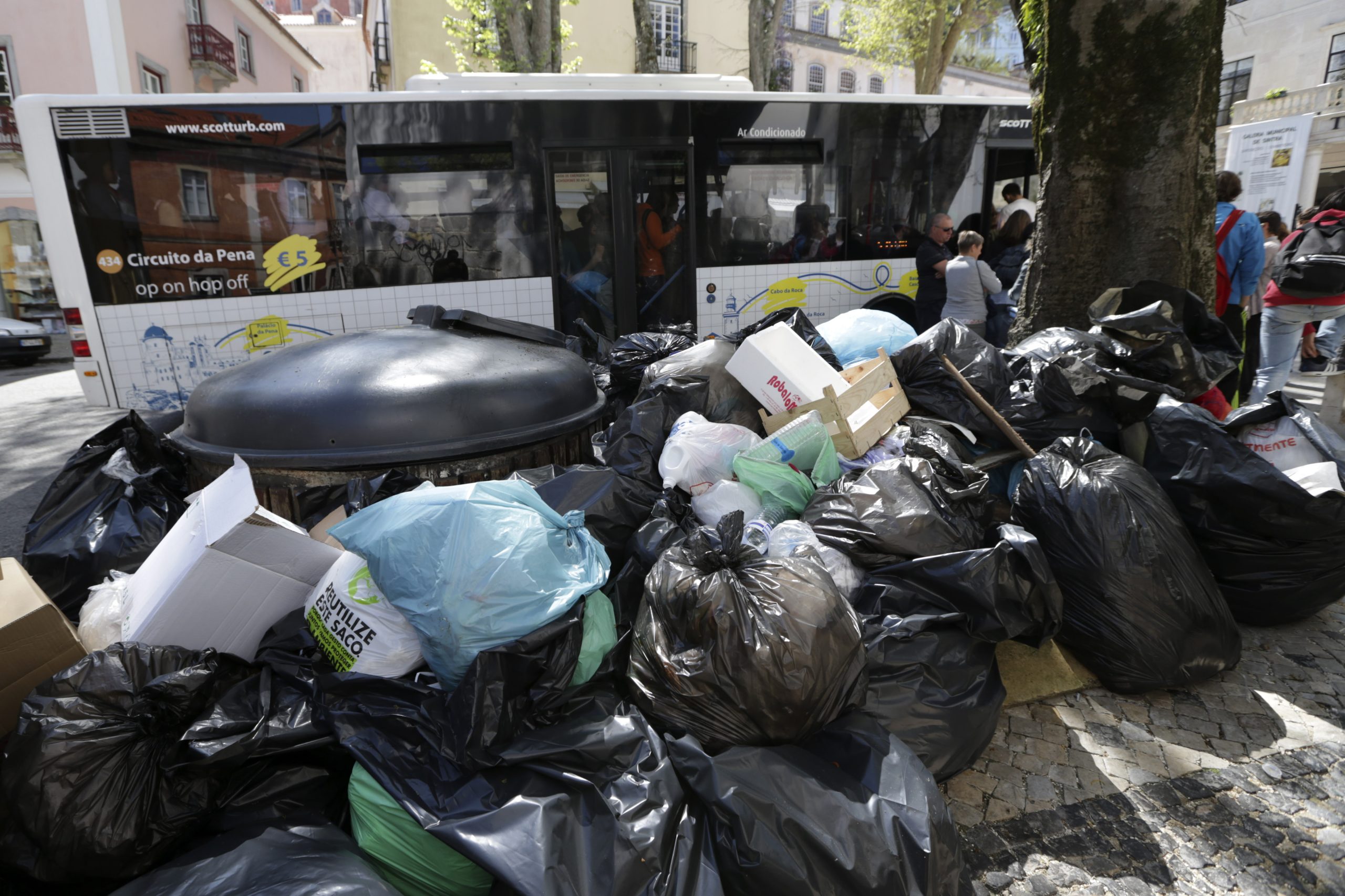 Sindicato satisfeito com greve na recolha do lixo em Coimbra