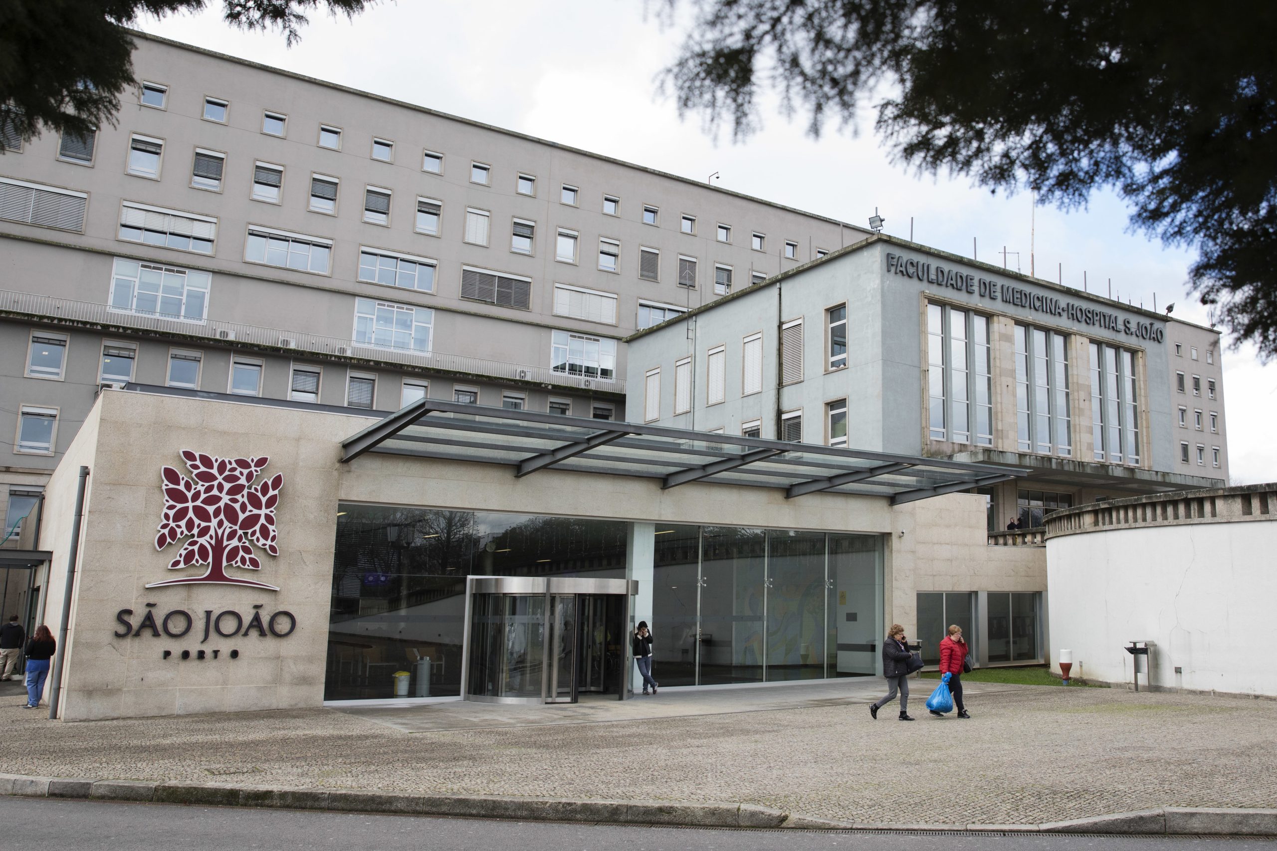 Novas instalações da Neurocirurgia do São João do Porto ganham “dignidade e conforto”