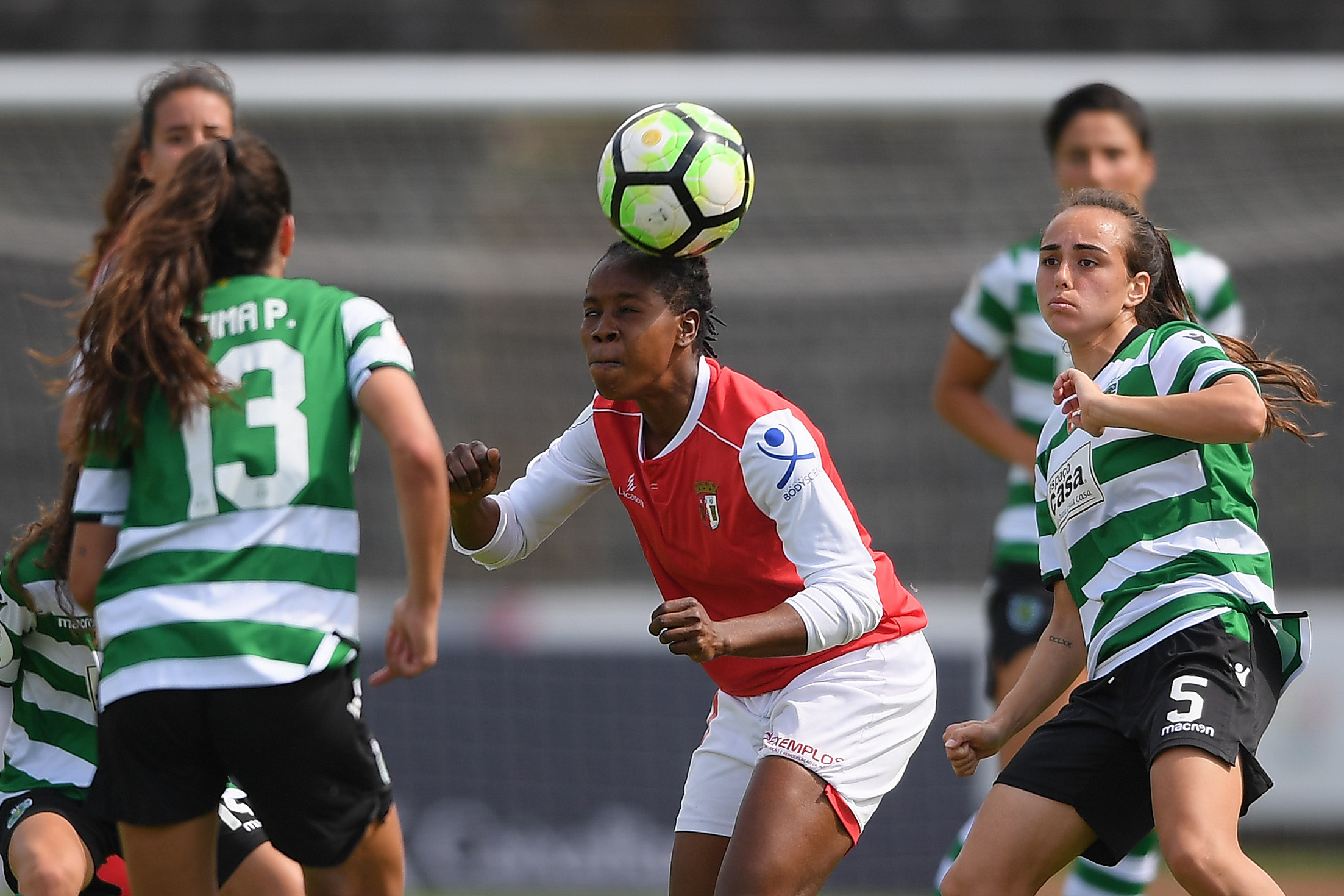 Federação deixa cair o tecto máximo. Limite salarial para o futebol feminino não constará no regulamento