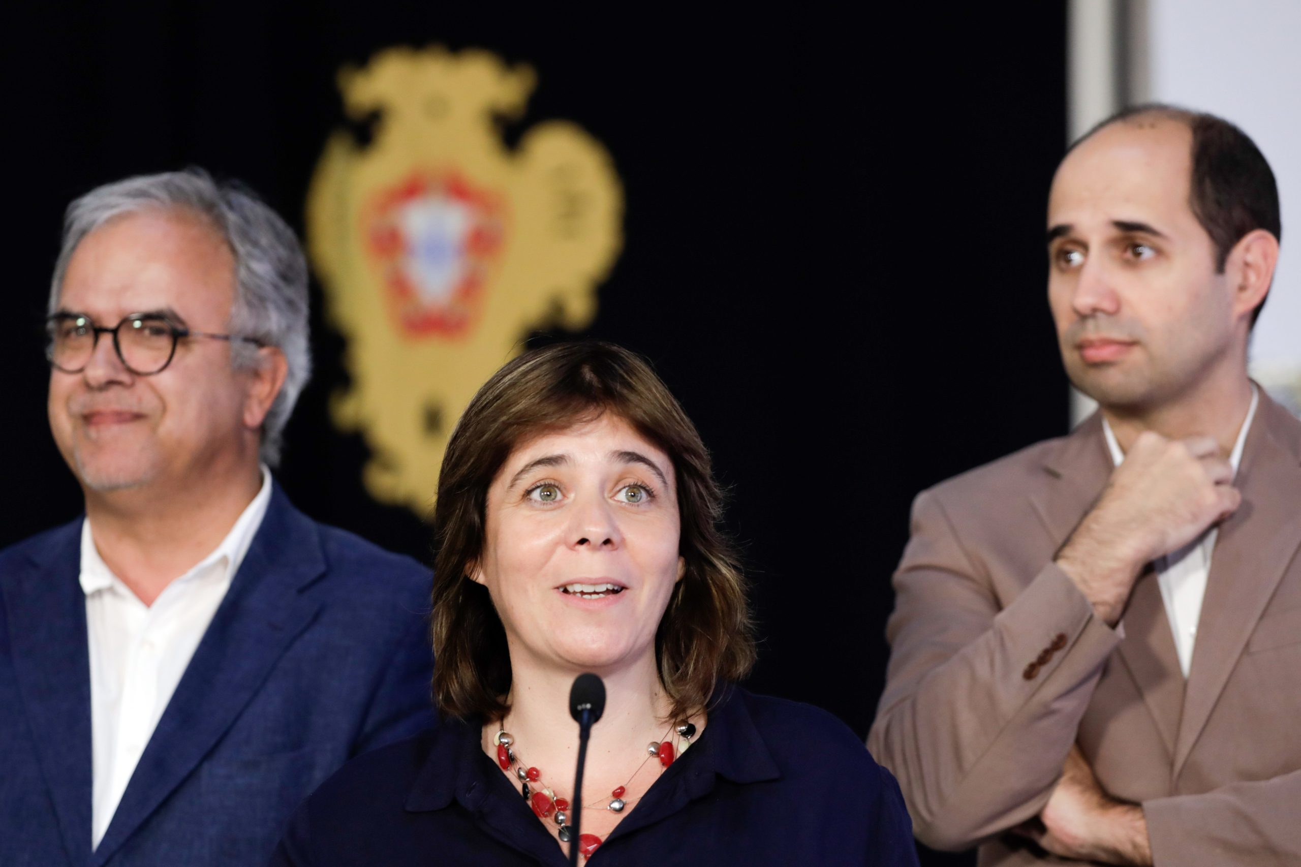 Catarina Martins diz que Robles “continuava a ter condições para exercer o cargo” após decisão “que contrariava” aquilo que o BE defende