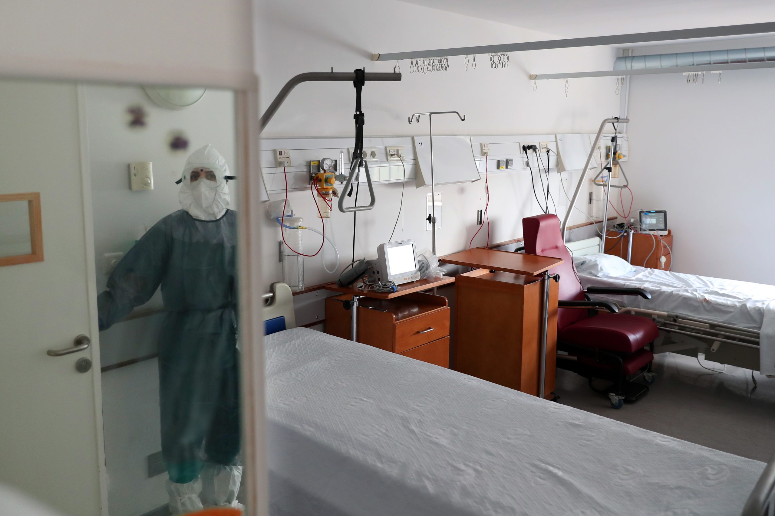 Covid-19: Hospital de Évora com cinco doentes e dois profissionais infetados