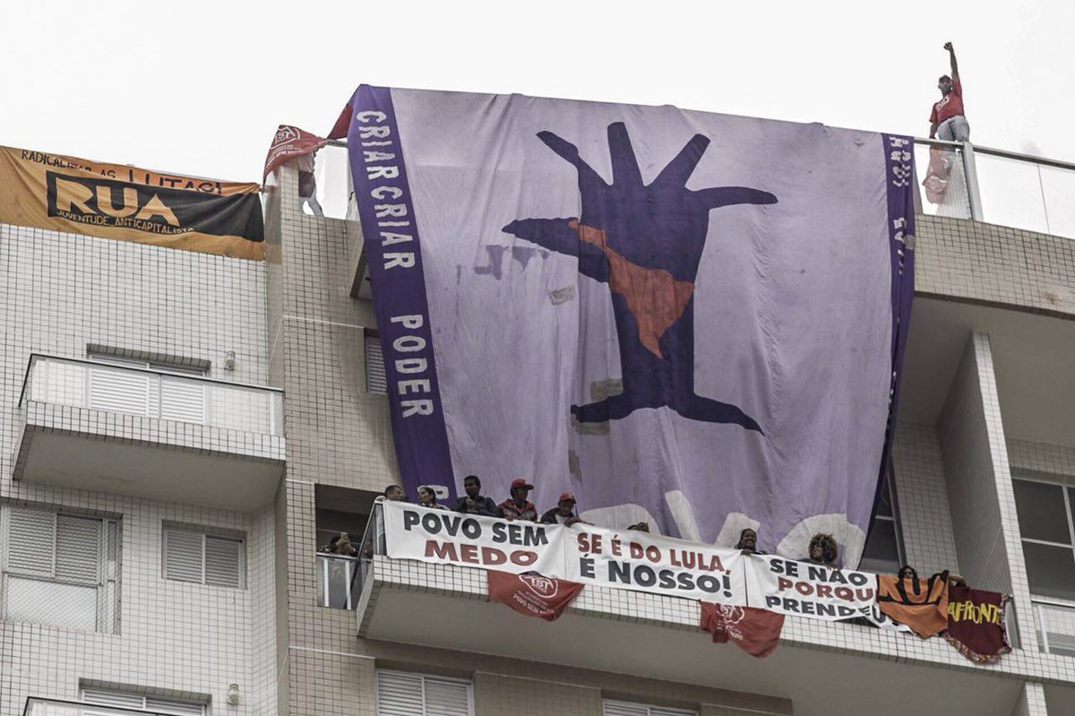“Ou solta o Lula ou não vai ter sossego”. Manifestantes ocupam apartamento que levou Lula à prisão