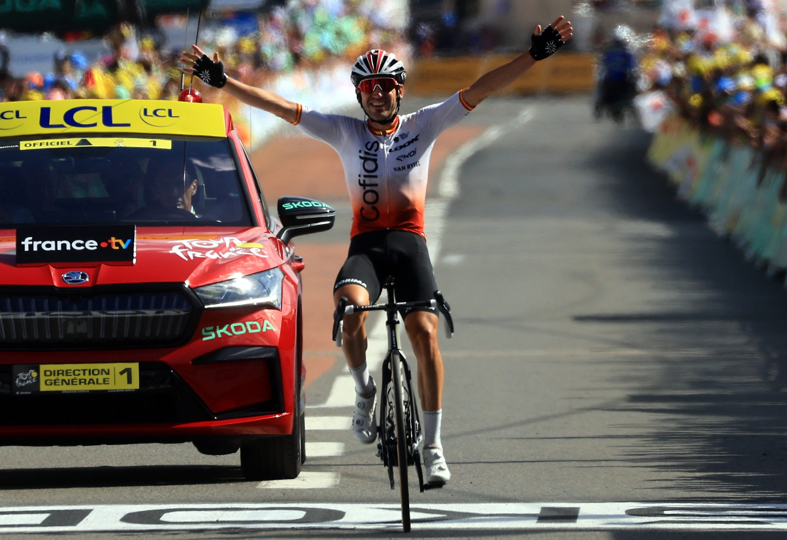 Izagirre deu segunda vitória à Espanha e Vingegaard segurou a amarela no Tour