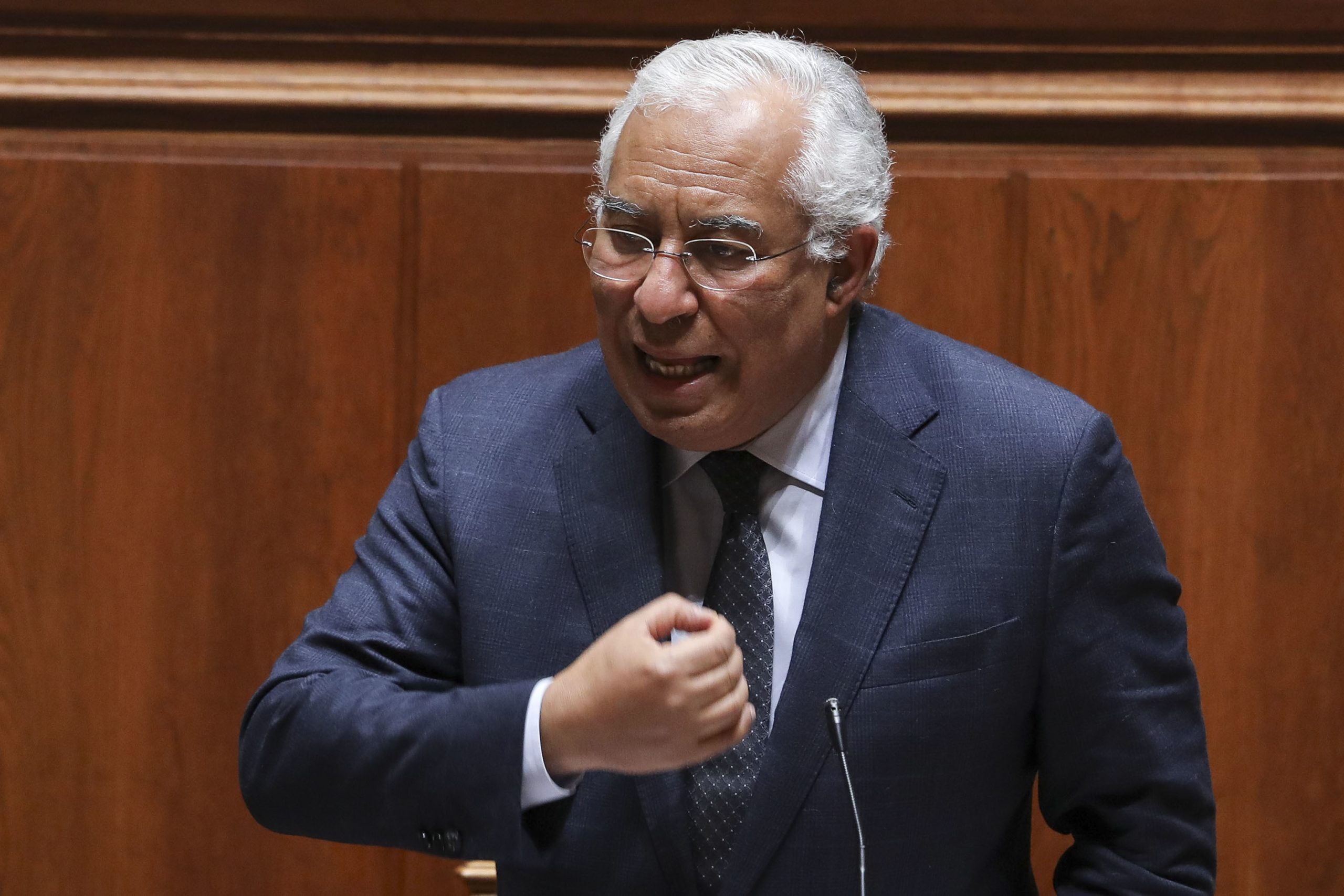 Defesa Nacional mobilizou 140 camas num dia, mais que todo o setor privado, diz Costa