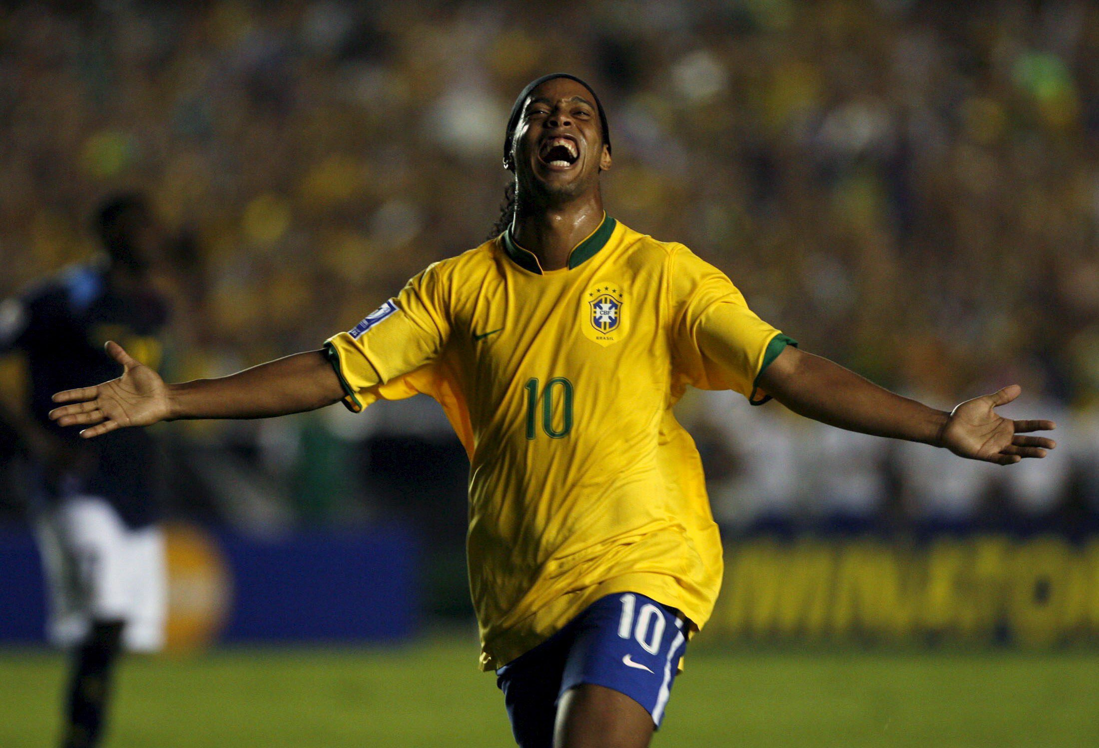 Ronaldinho Gaúcho termina carreira profissional