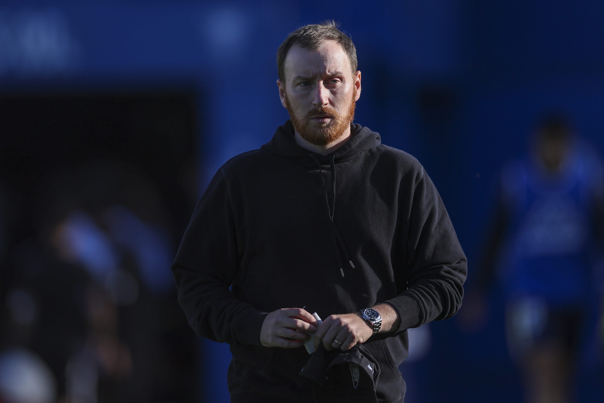 Ian Cathro renova contrato com o Estoril Praia até 2028