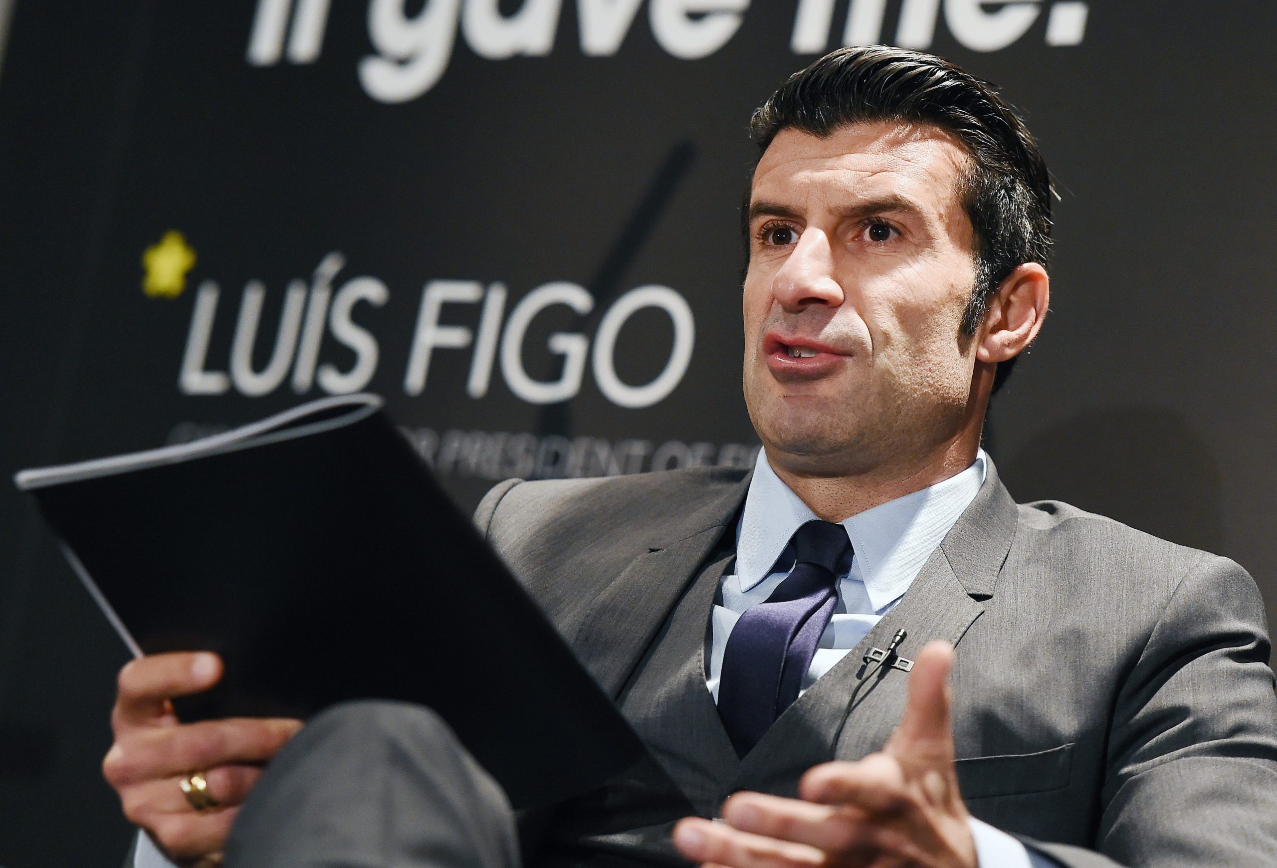 Luís Figo feliz por FIFA alargar Mundial para 48 seleções
