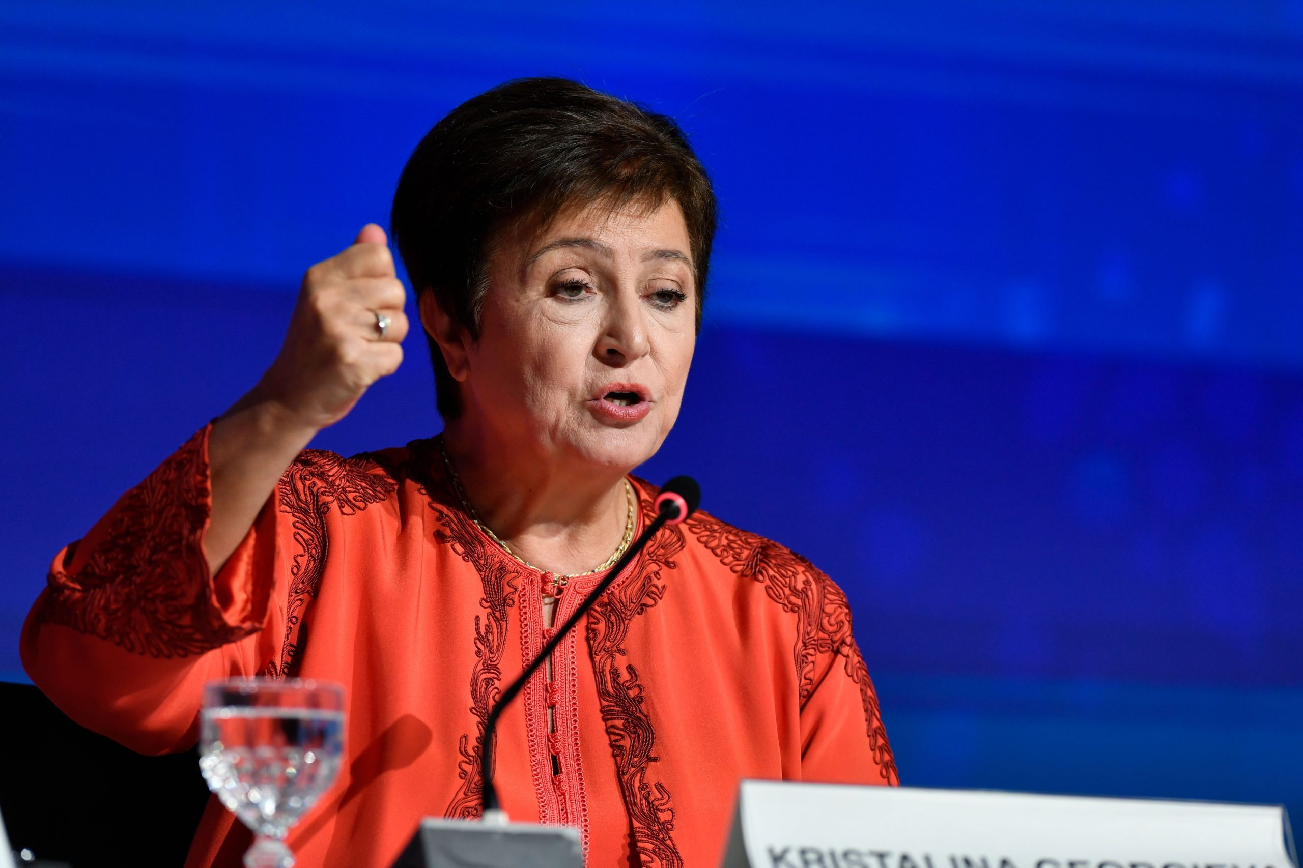 FMI alerta que economia mundial volta a ser “posta à prova” devido à guerra no Médio Oriente