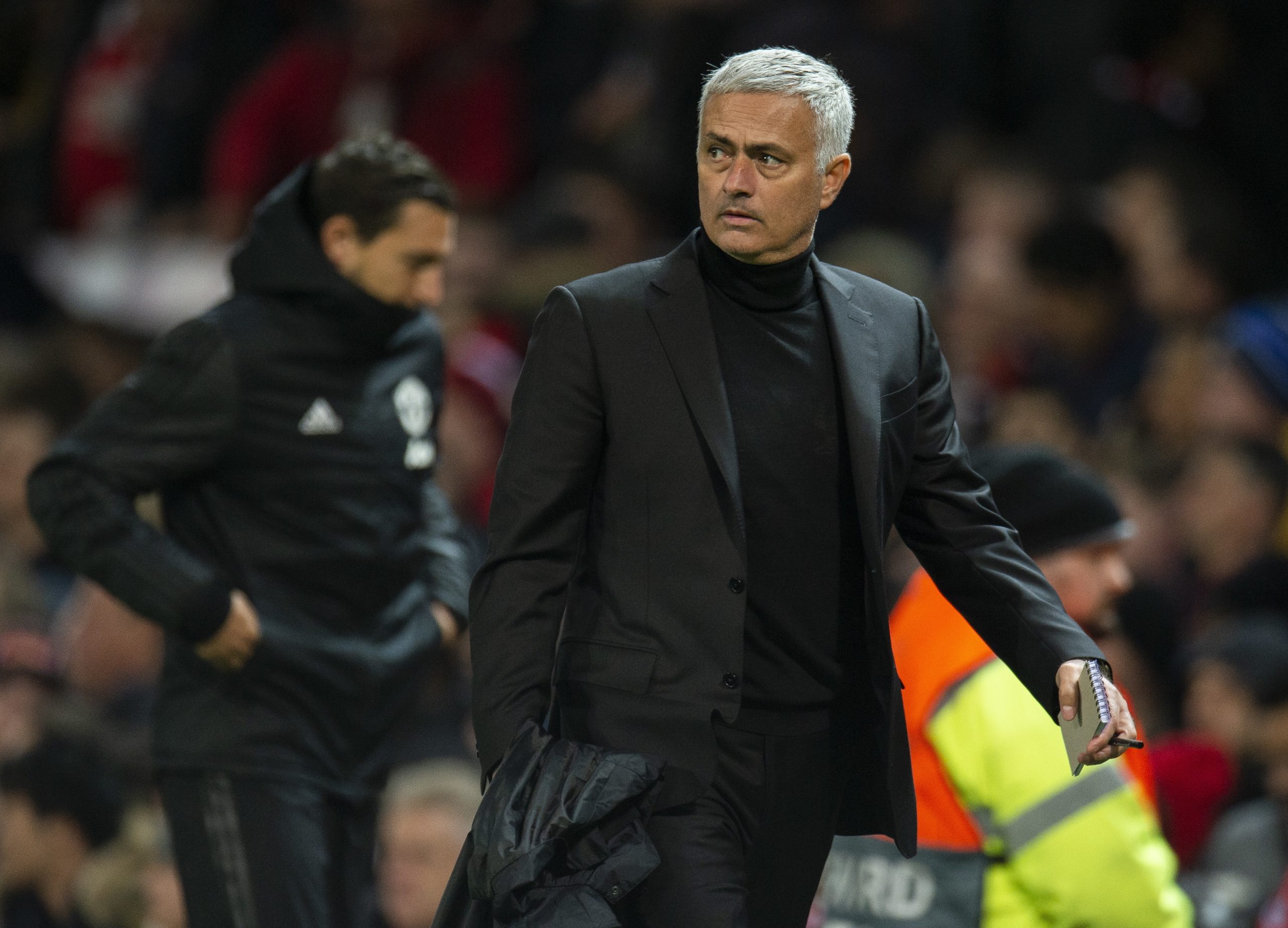 Mourinho foi a pé para Old Trafford devido a novo atraso do autocarro da equipa
