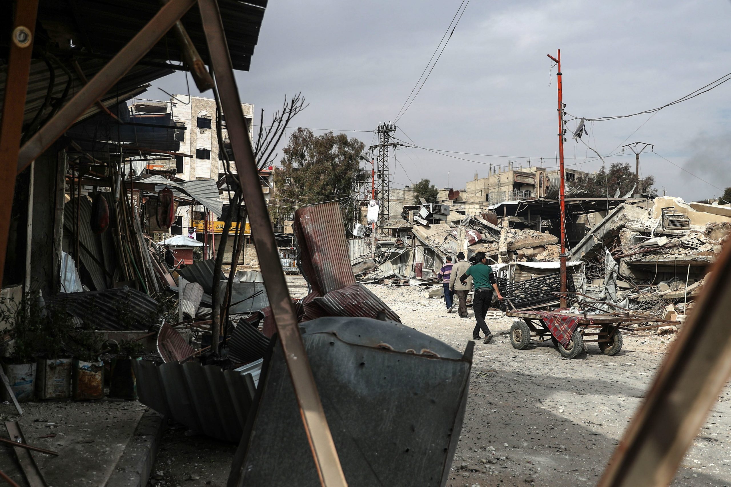 Síria: ‘Capacetes brancos’ comparam bombas em Ghouta a “operação de extermínio”