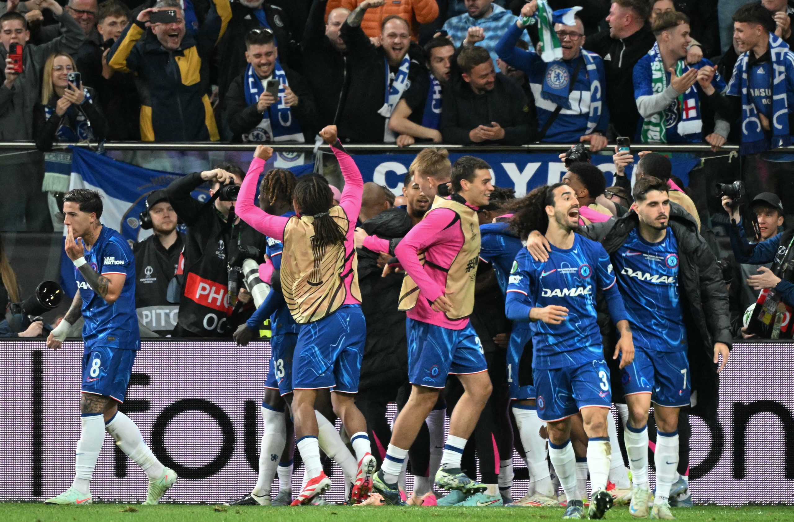 Chelsea vence Betis e conquista Liga Conferência de futebol
