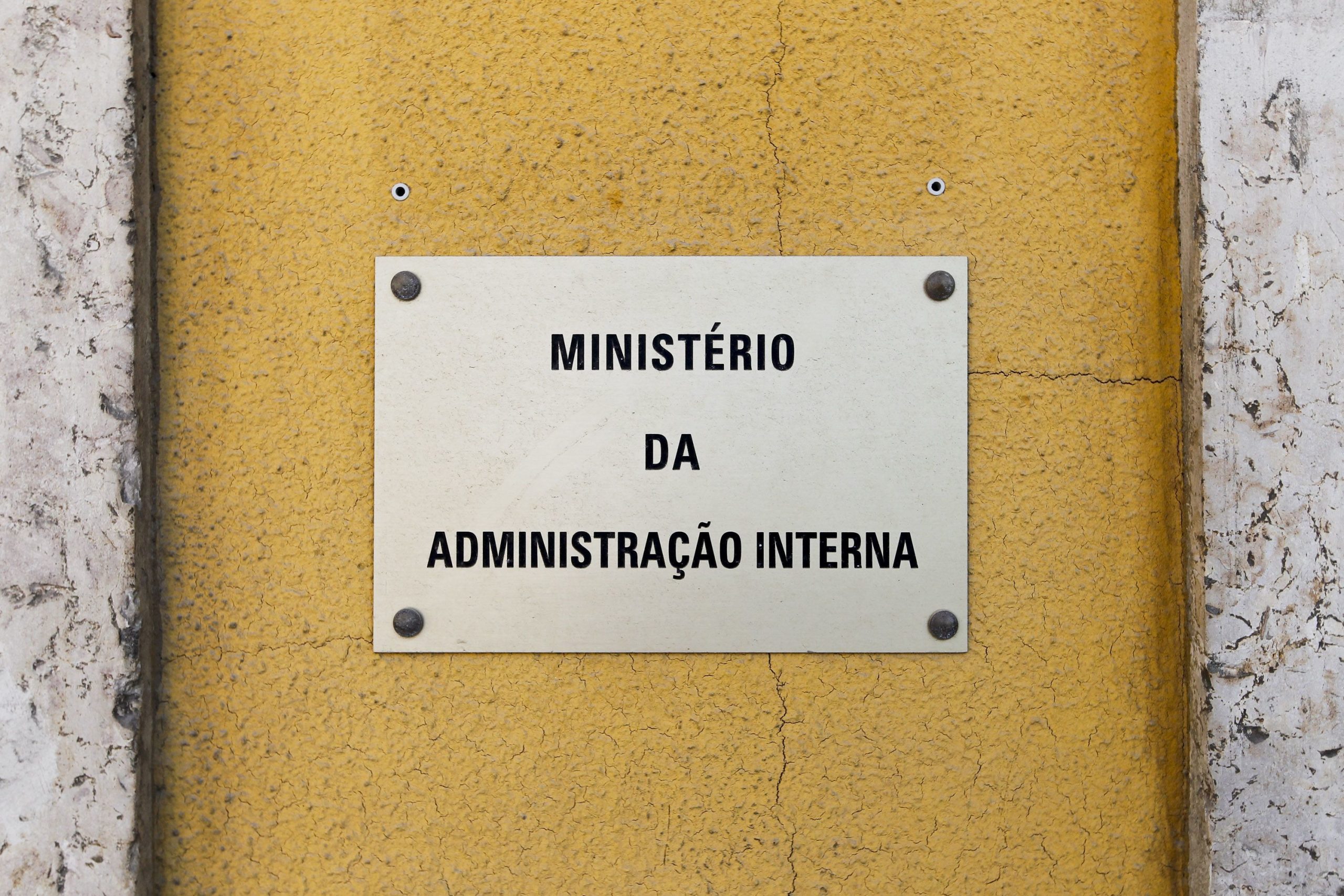 Portugal disponível para acolher até 10 dos 64 migrantes “presos” no Mediterrâneo