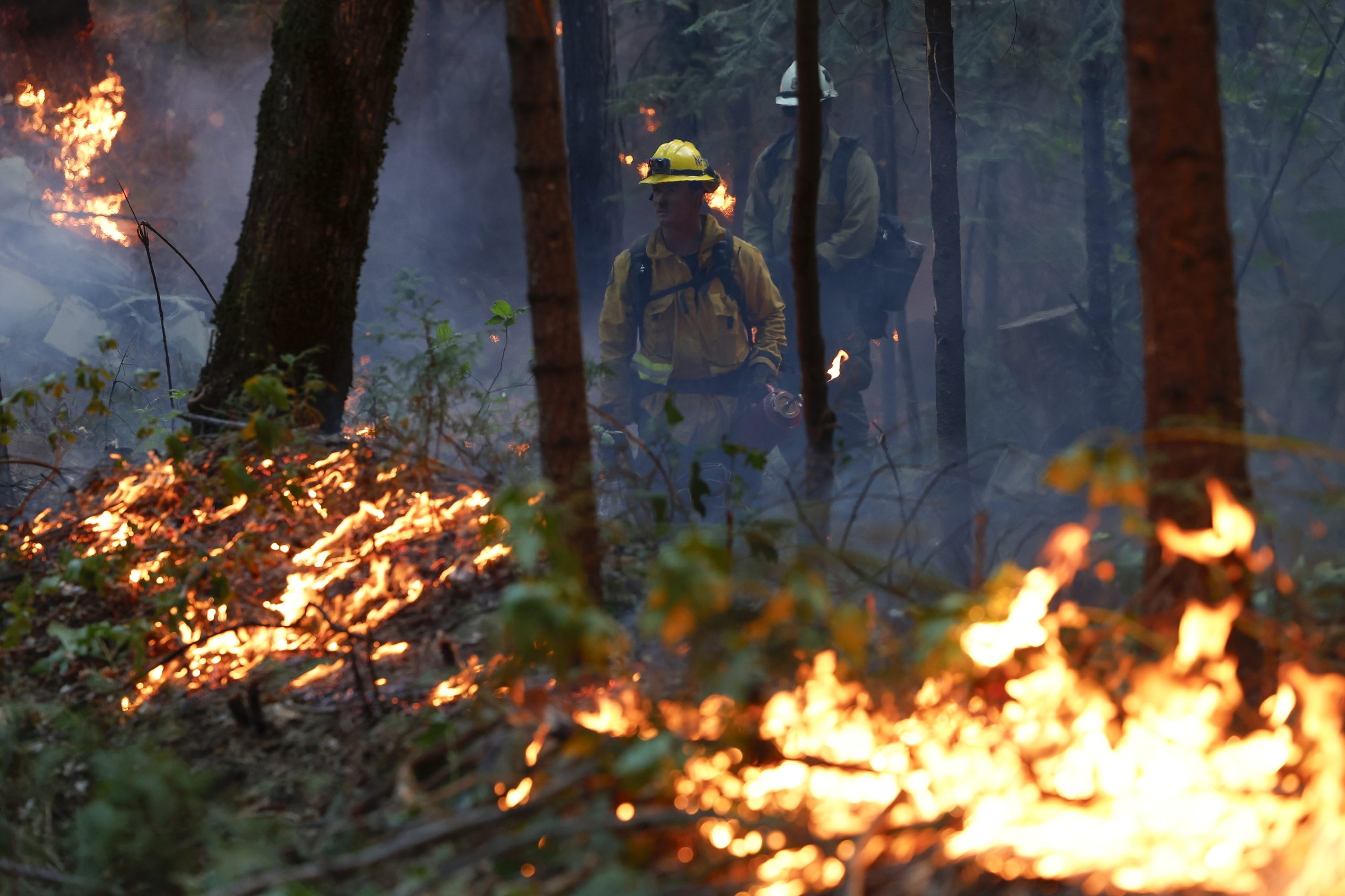 Incêndio ameaça mais de 11 mil casas na Califórnia