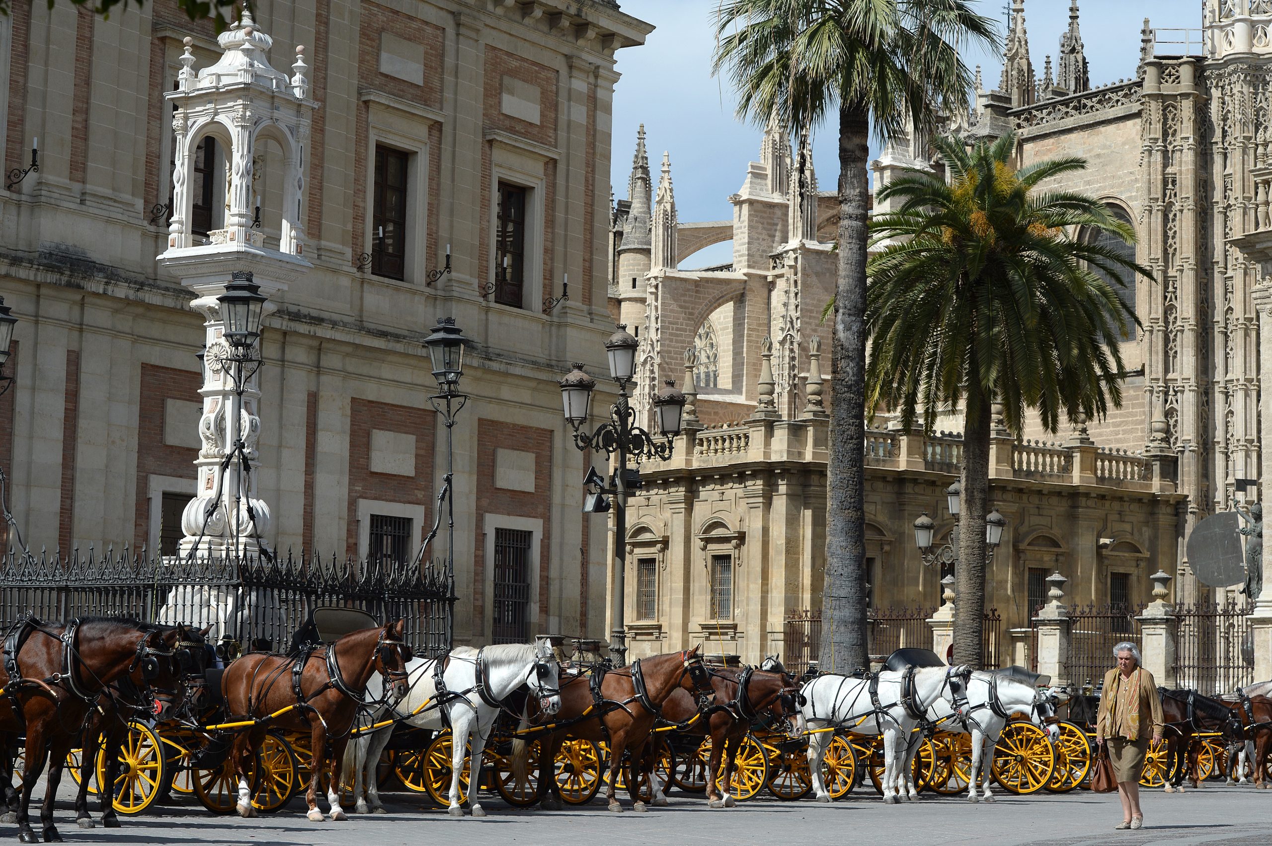 Covid-19. Sevilha suspende procissões da Semana Santa. Espanha registou 1.500 novos casos desde ontem
