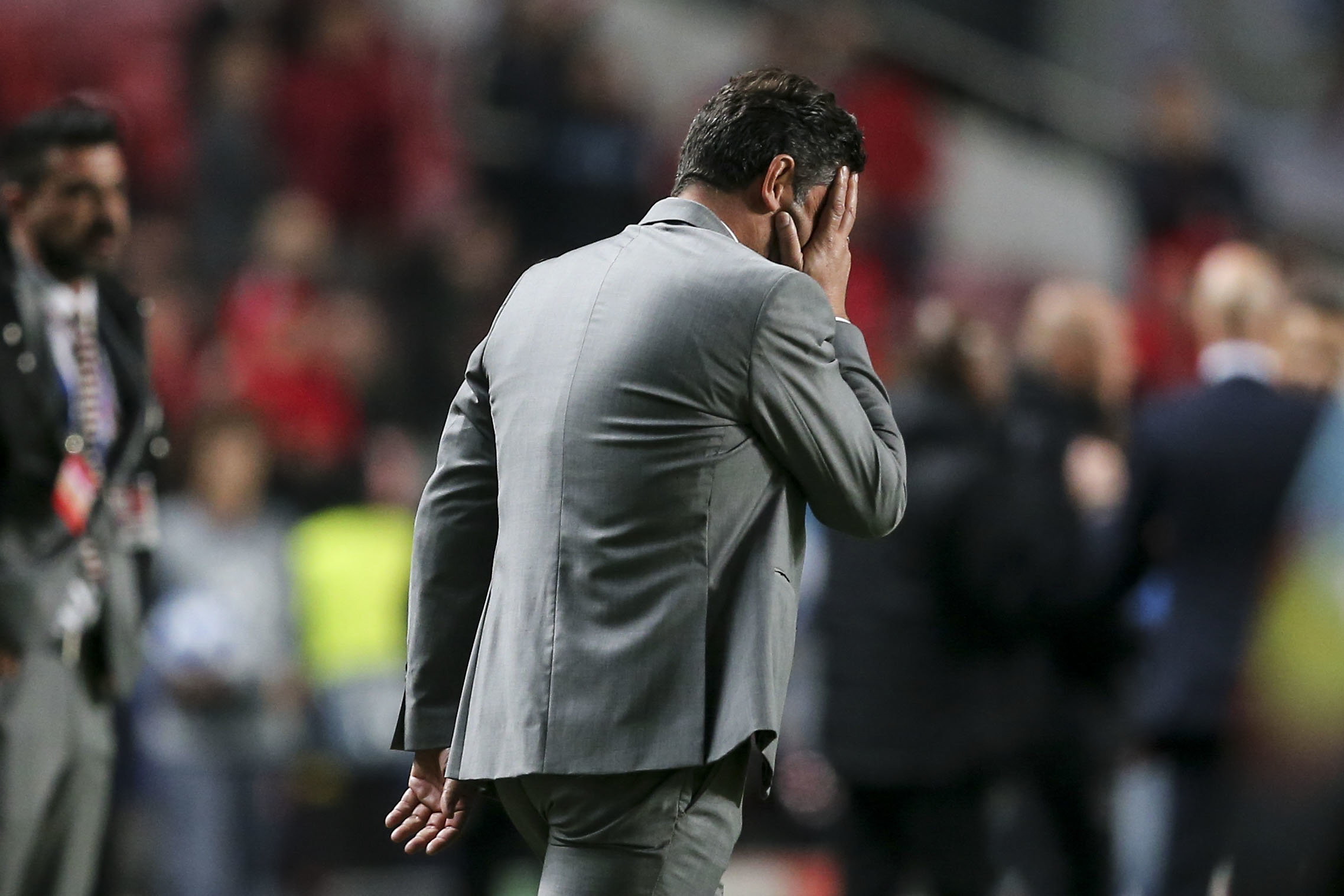 Rui Vitória diz que espiral instalada retirou confiança, mas acredita em bons resultados