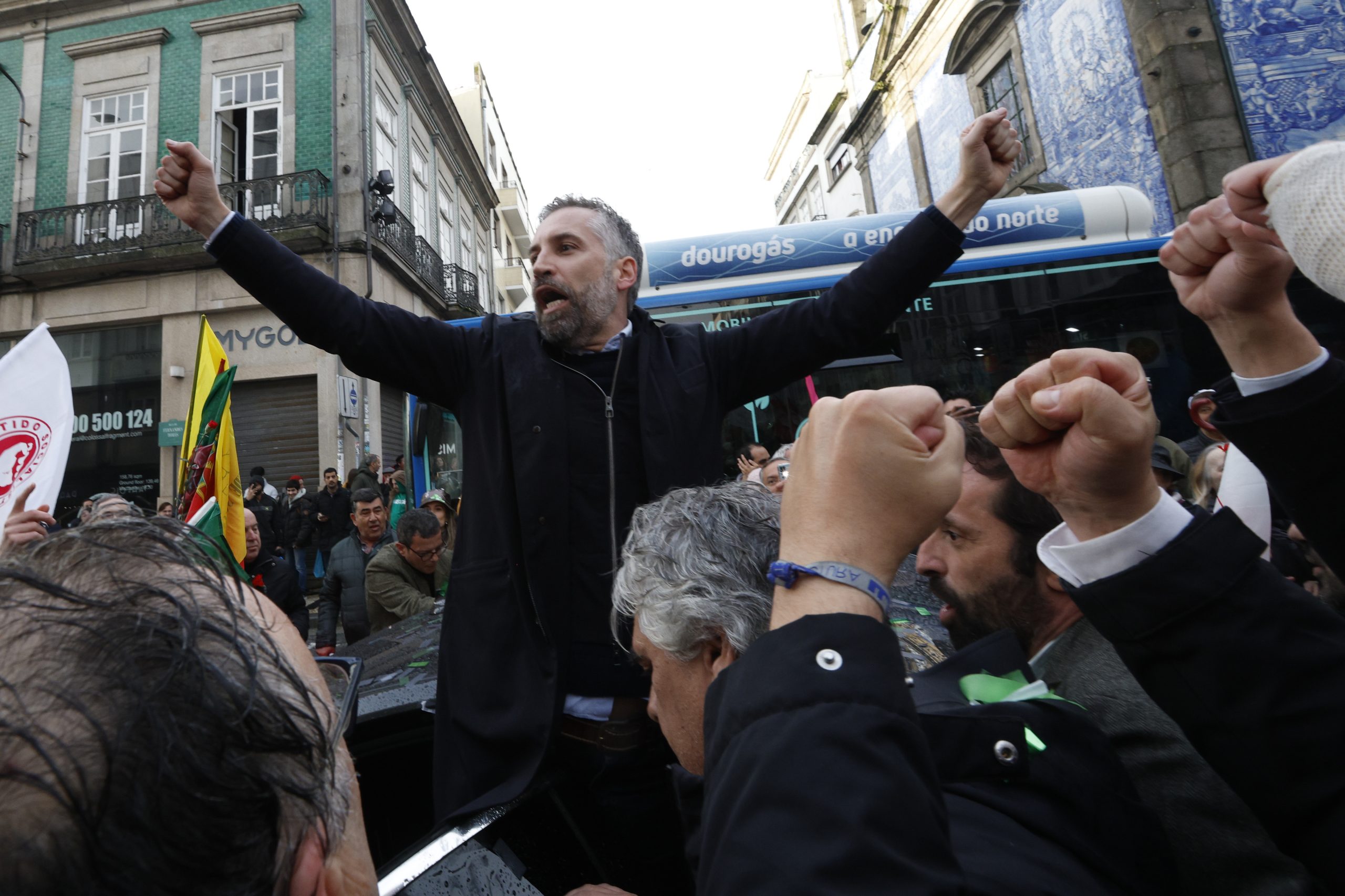 Pedro Nuno Santos pede a militantes do PS para convencerem indecisos a ir votar