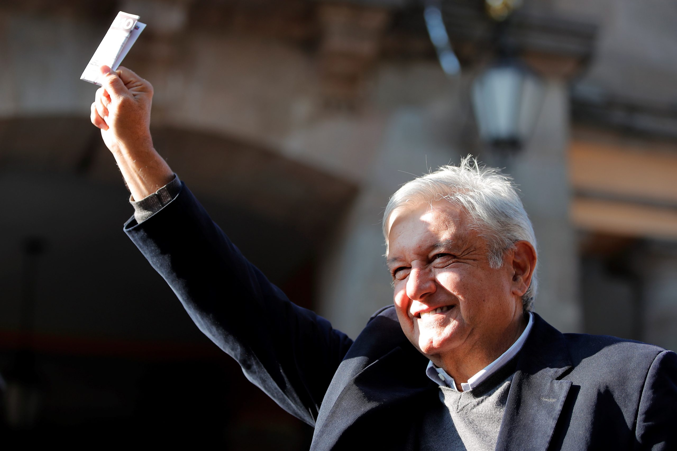 Novo Presidente do México toma hoje posse
