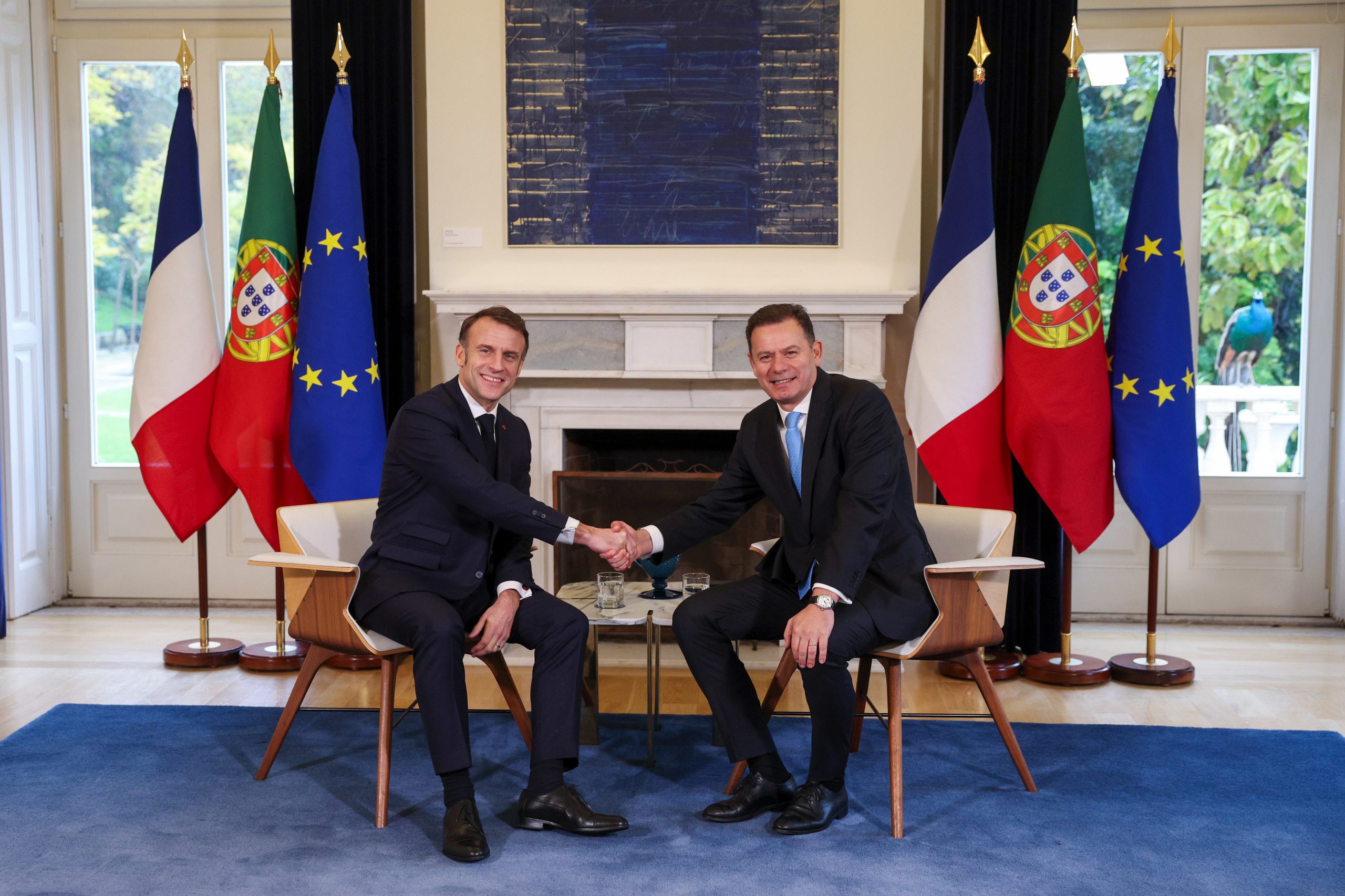 Macron condecorou Montenegro com Legião de Honra durante visita a Portugal