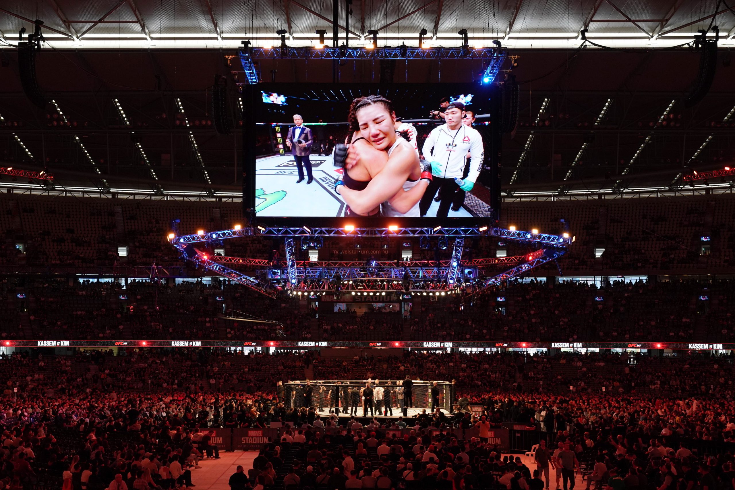 Covid-19. UFC adia os próximos três eventos devido ao novo coronavírus