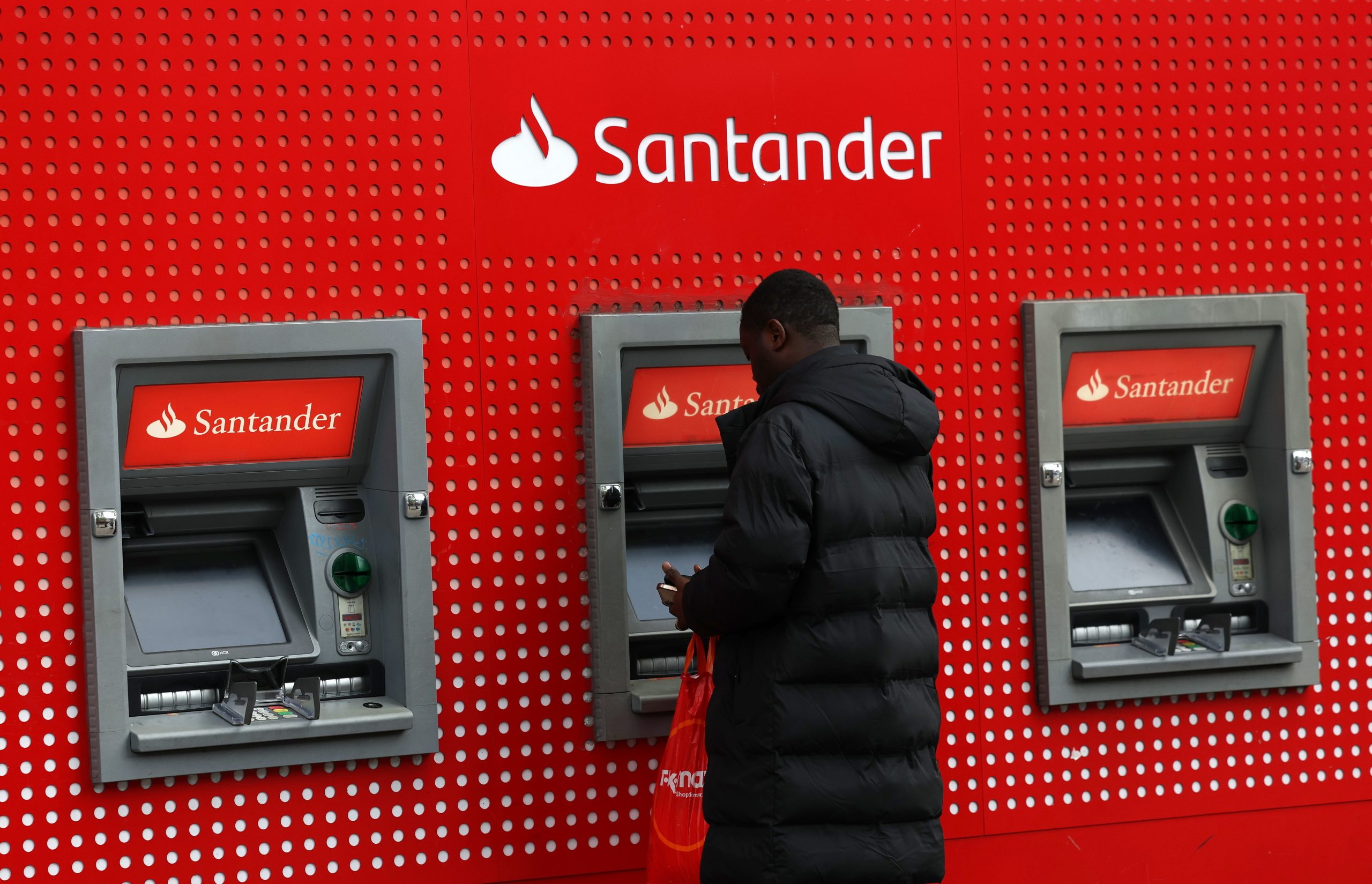 Santander nega acordo entre bancos no processo da Autoridade da Concorrência