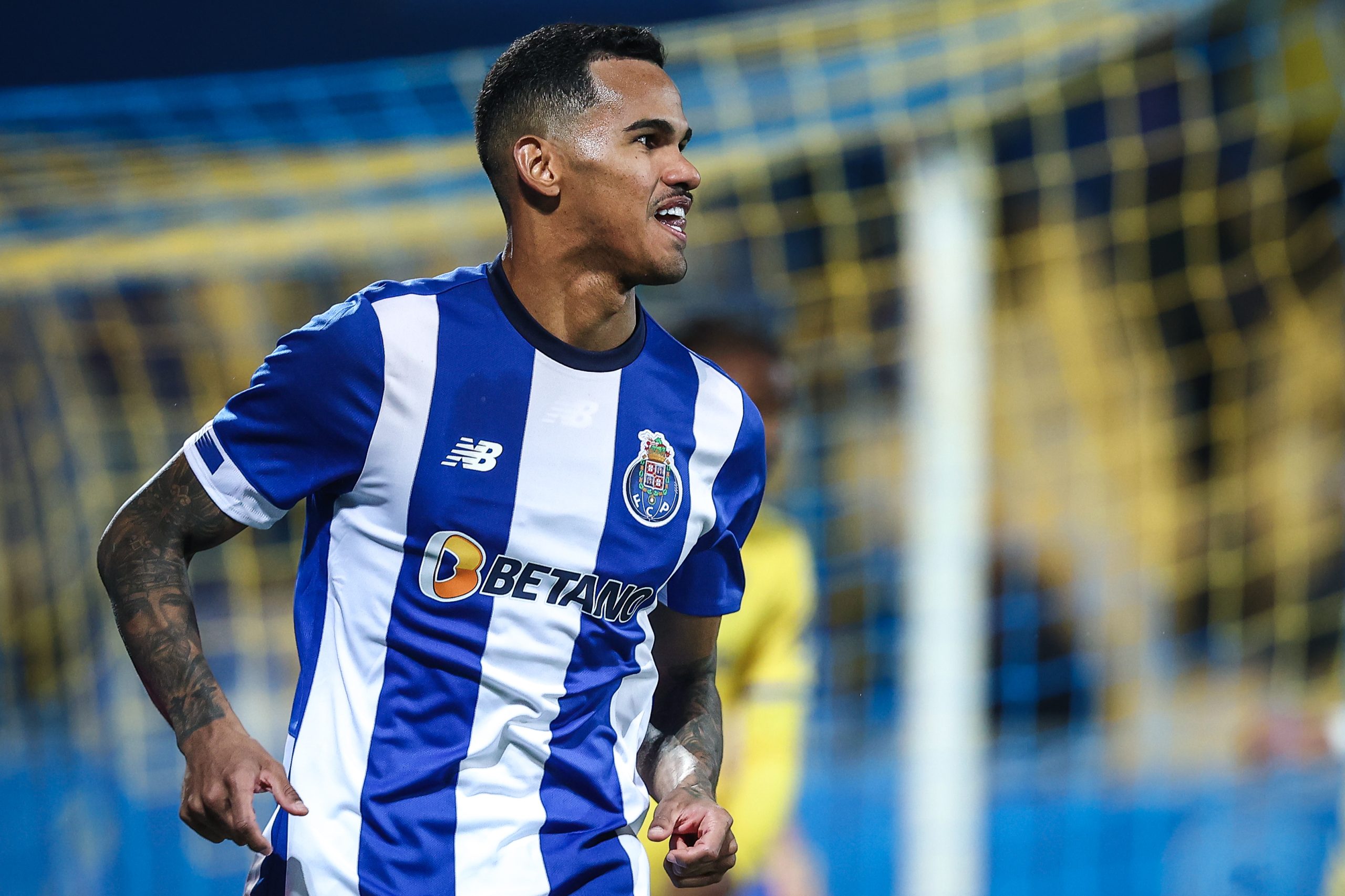 FC Porto regressa às vitórias na receção ao Estrela da Amadora