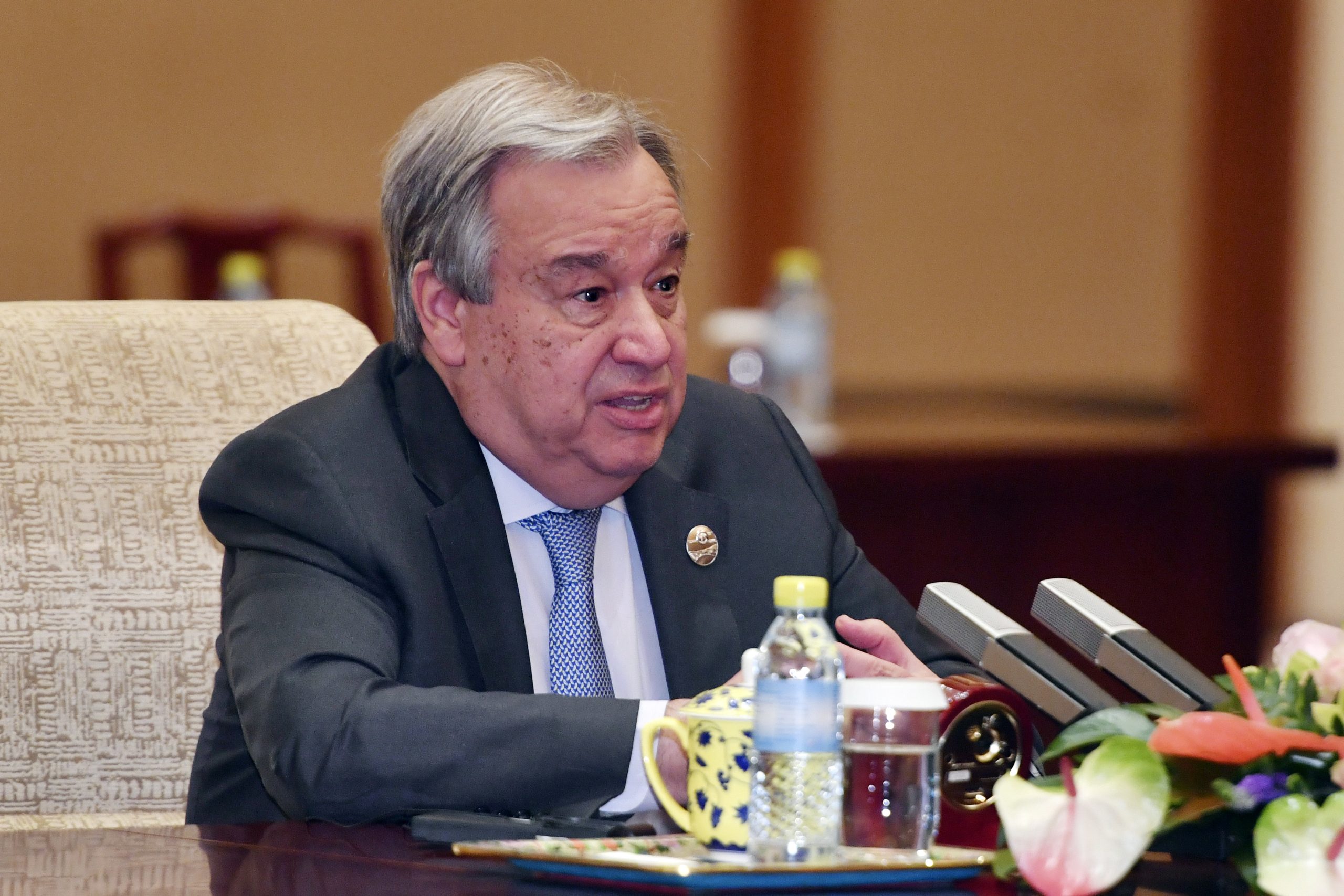 António Guterres visita mesquitas atacadas em março na Nova Zelândia