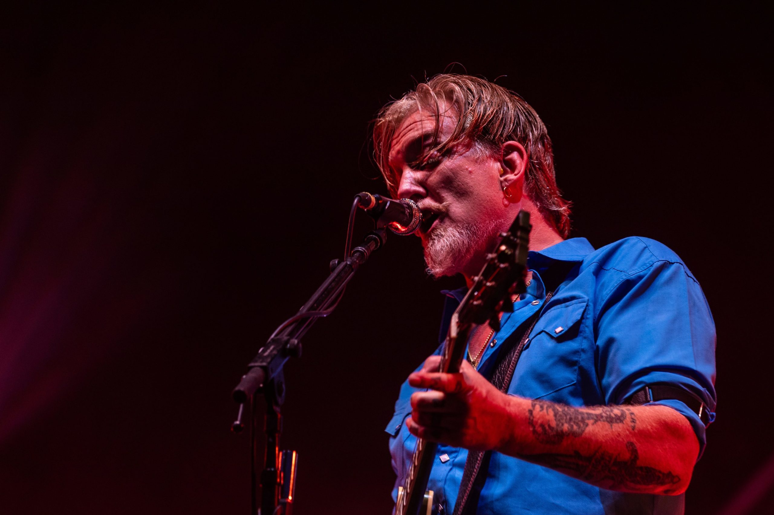 Queens of the Stone Age cancelam vinda ao festival CA Vilar de Mouros