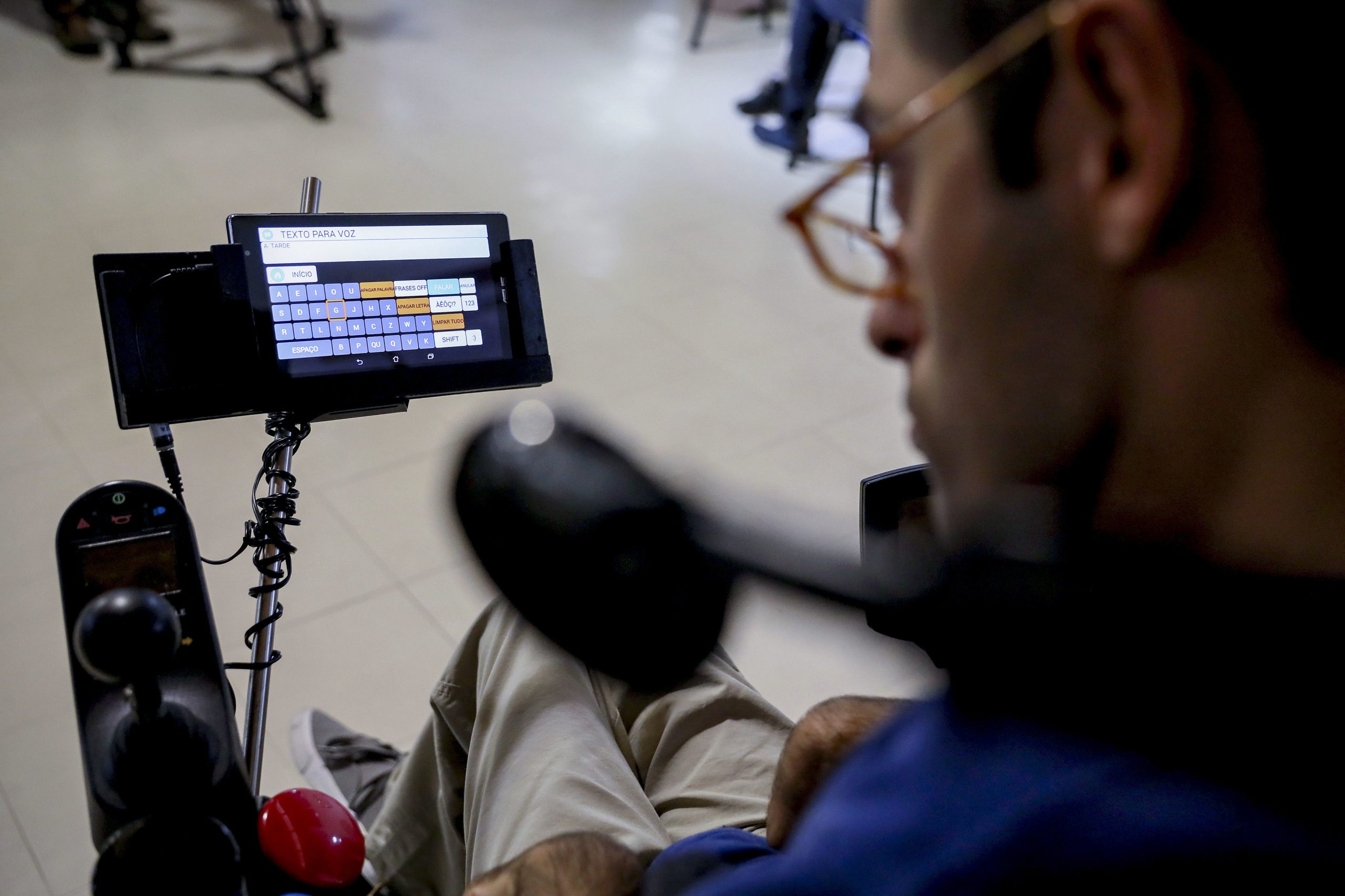 Nova ‘app’ para telemóvel ajuda comunicação em casos de paralisia cerebral