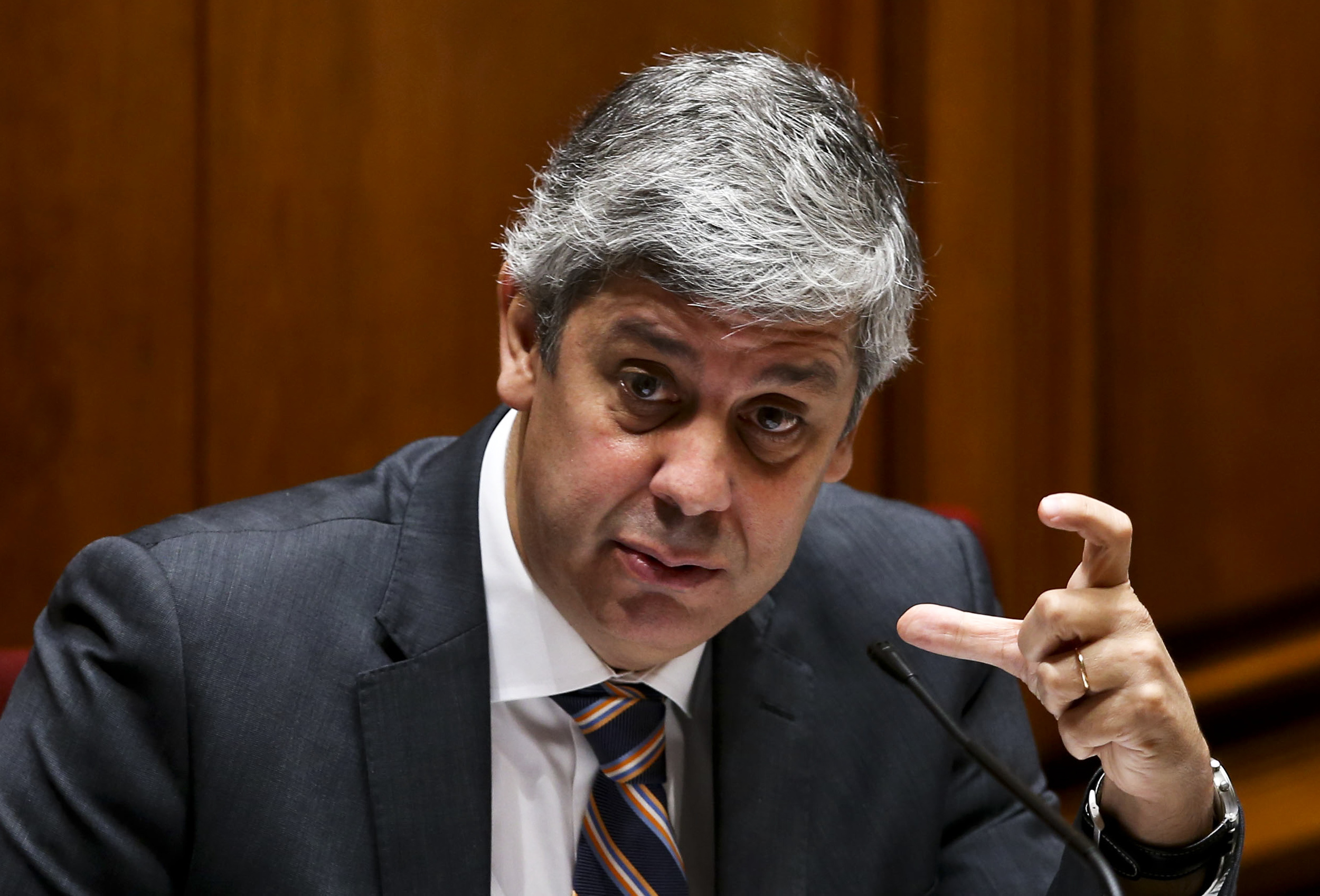Governo contraria OCDE e diz que desemprego vai cair abaixo dos 10%