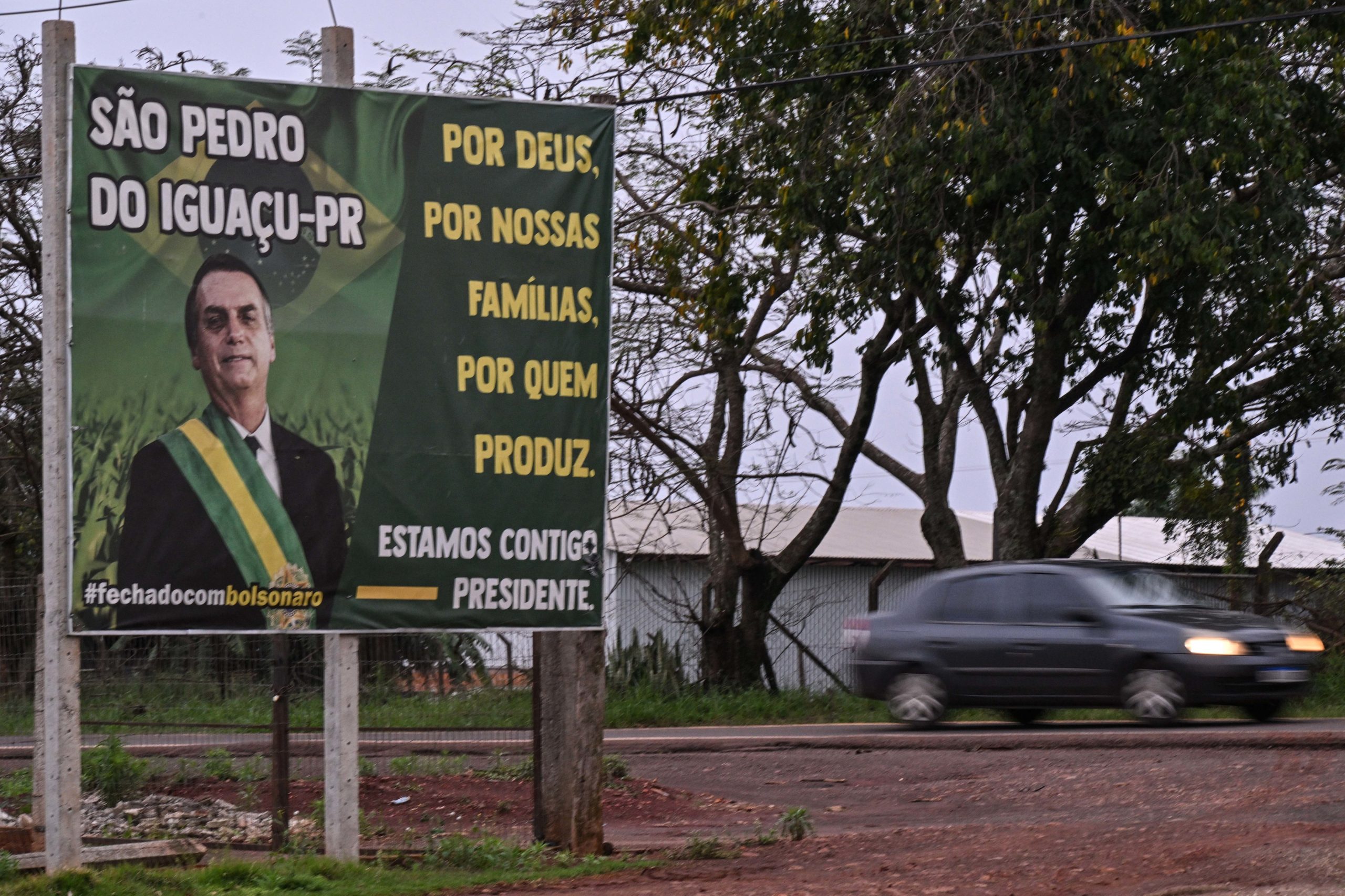 Brasil: Manifestantes bloqueiam estradas após derrota de Bolsonaro
