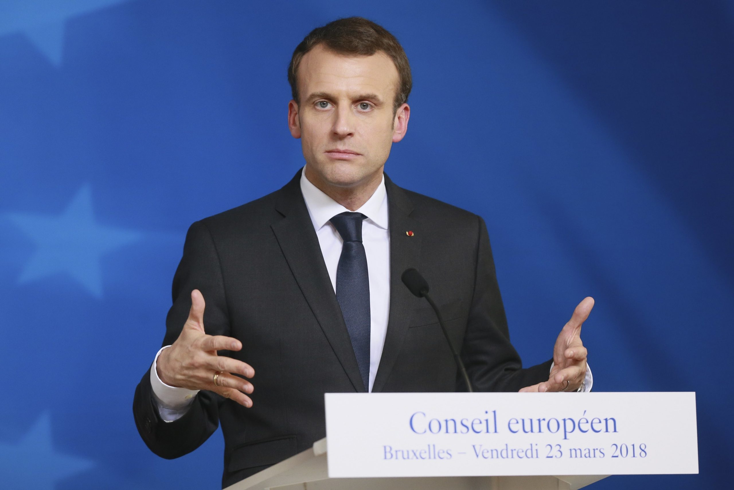 Macron diz a Erdogan que está preocupado com intervenção militar em Afrine, na Síria