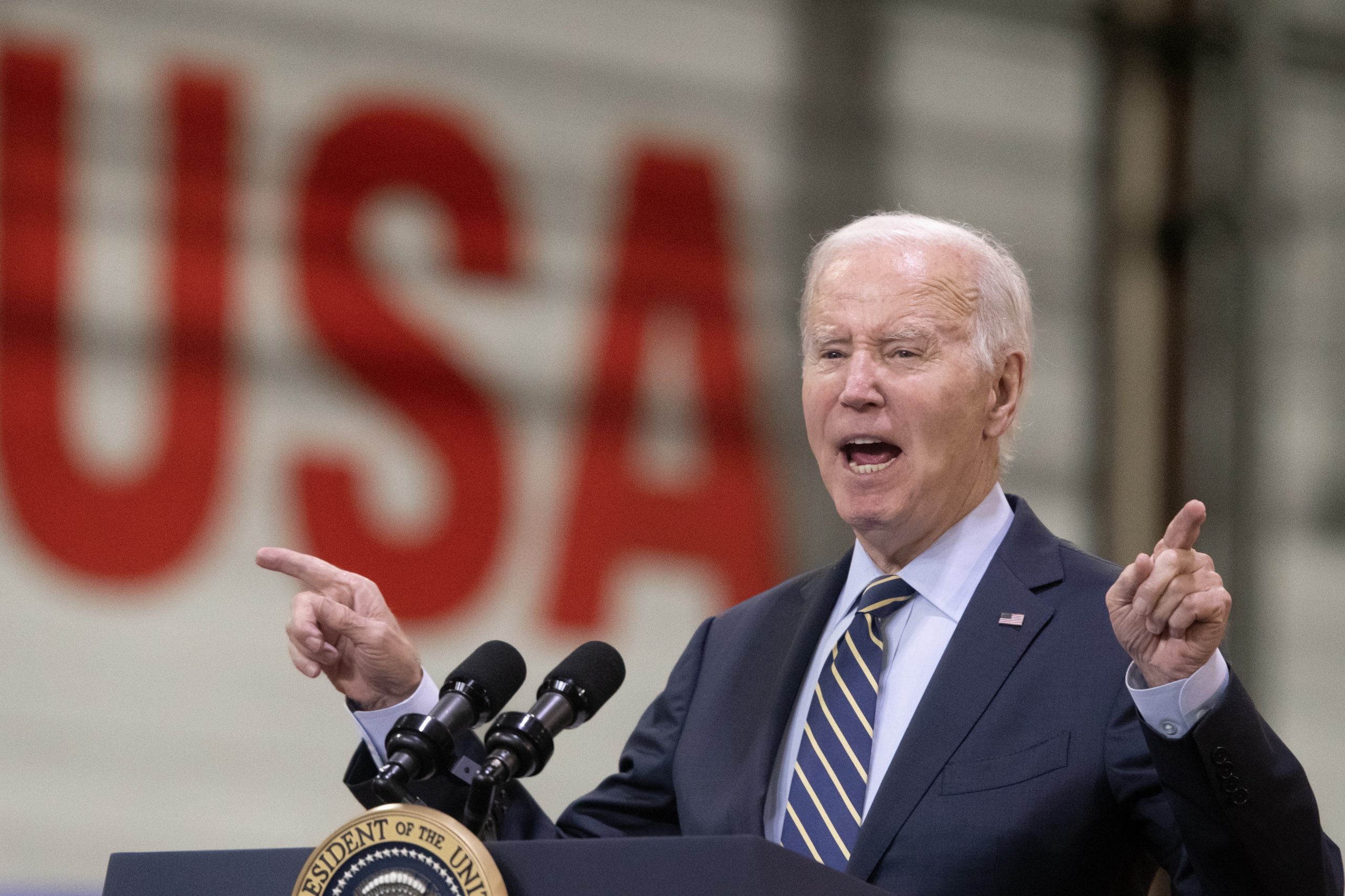 Legisladores Democratas querem que Biden proteja palestinianos nos EUA