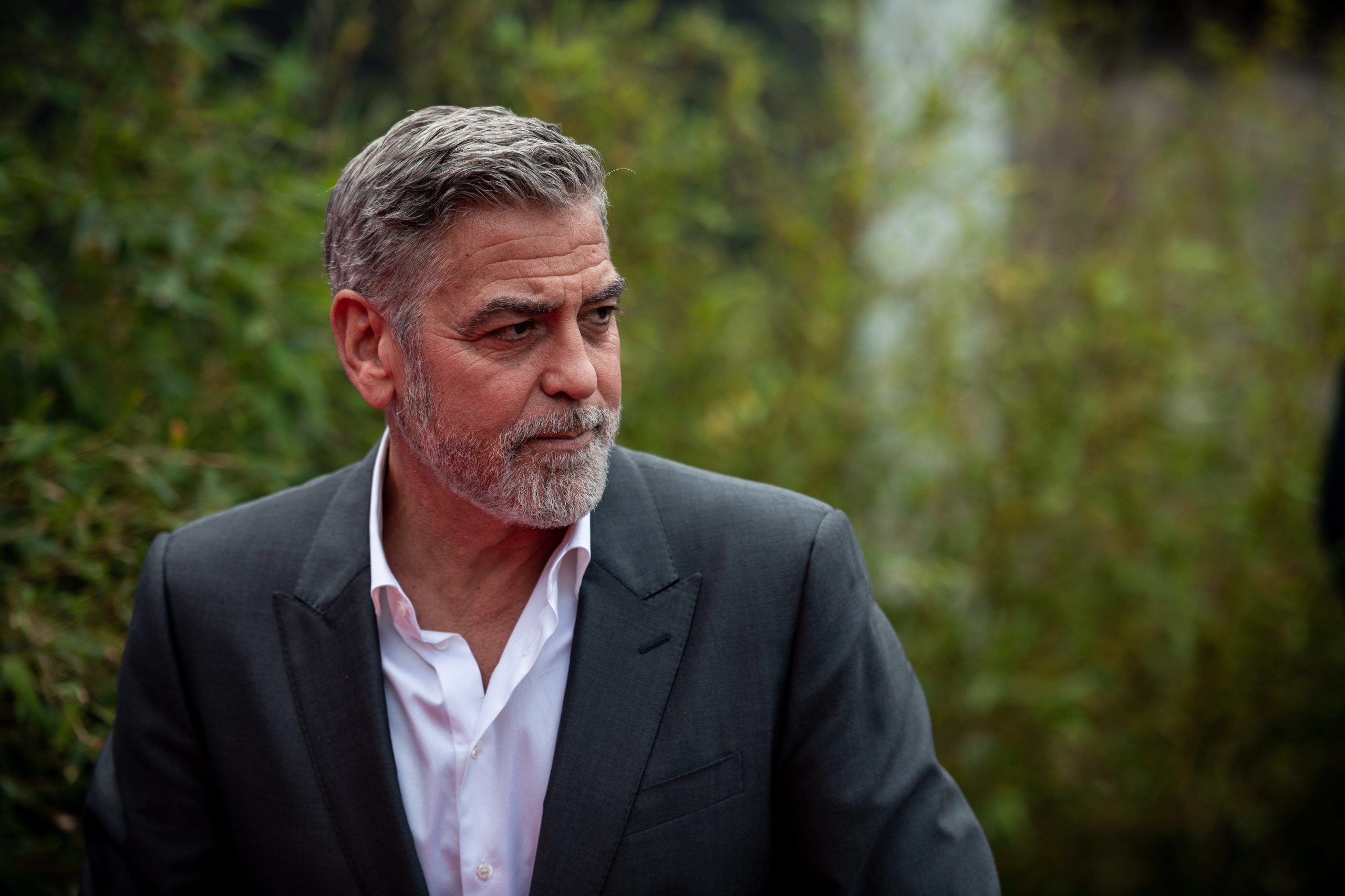George Clooney defende que os filhos têm “uma vida muito melhor” em França do que em Los Angeles
