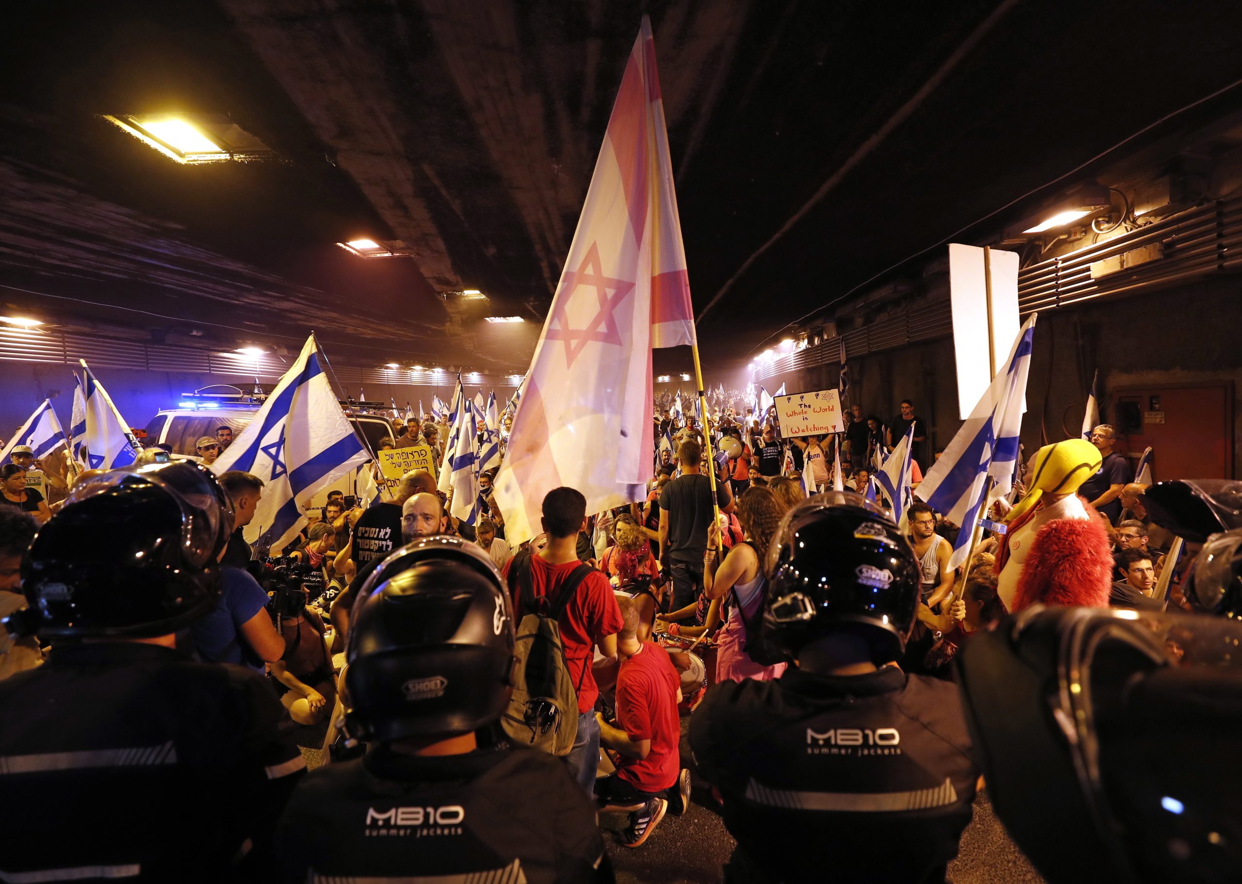 Milhares manifestam-se em Telavive contra reforma do sistema judiciário do país