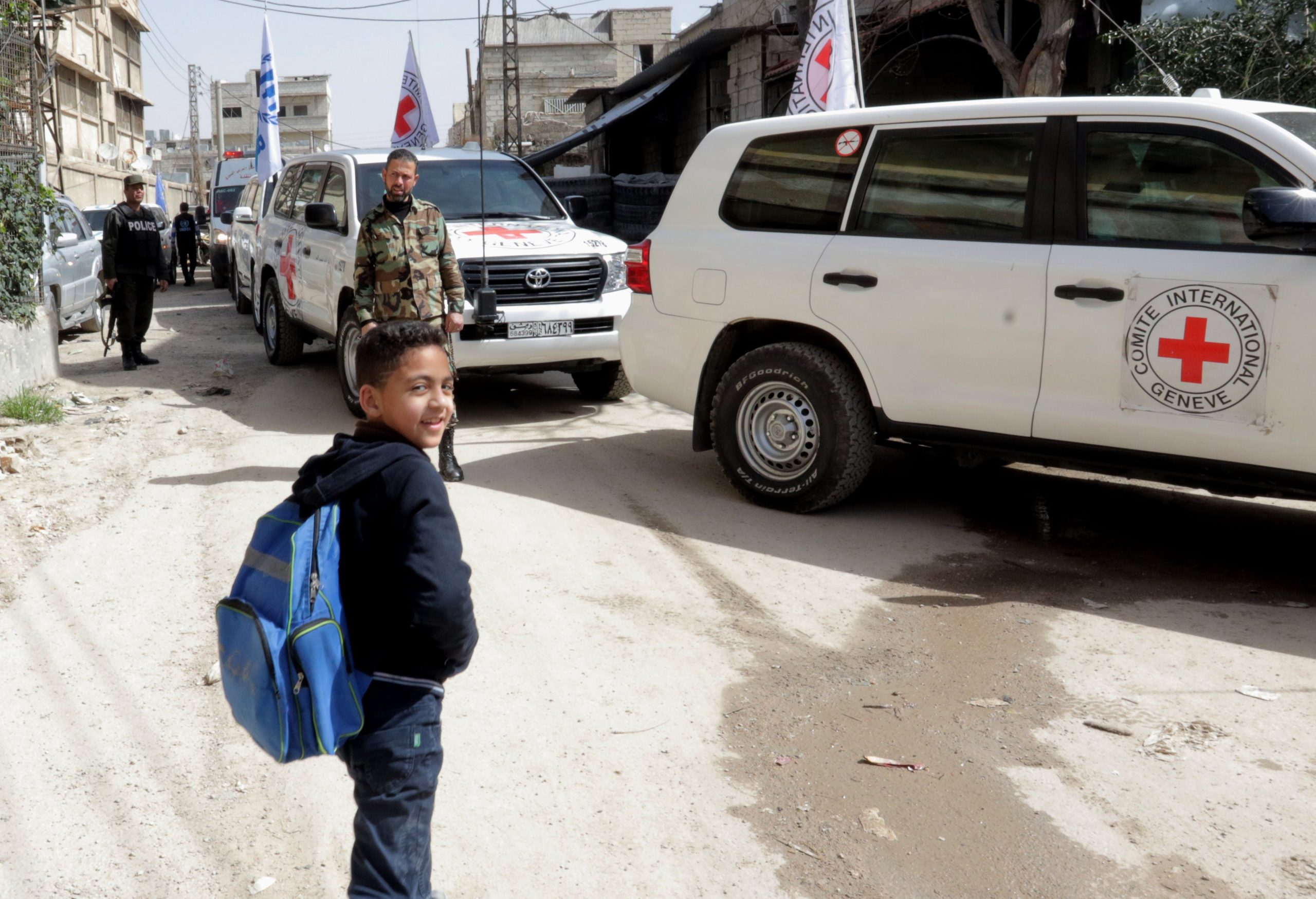 Síria: Comboio humanitário entrou no feudo rebelde de Ghouta oriental