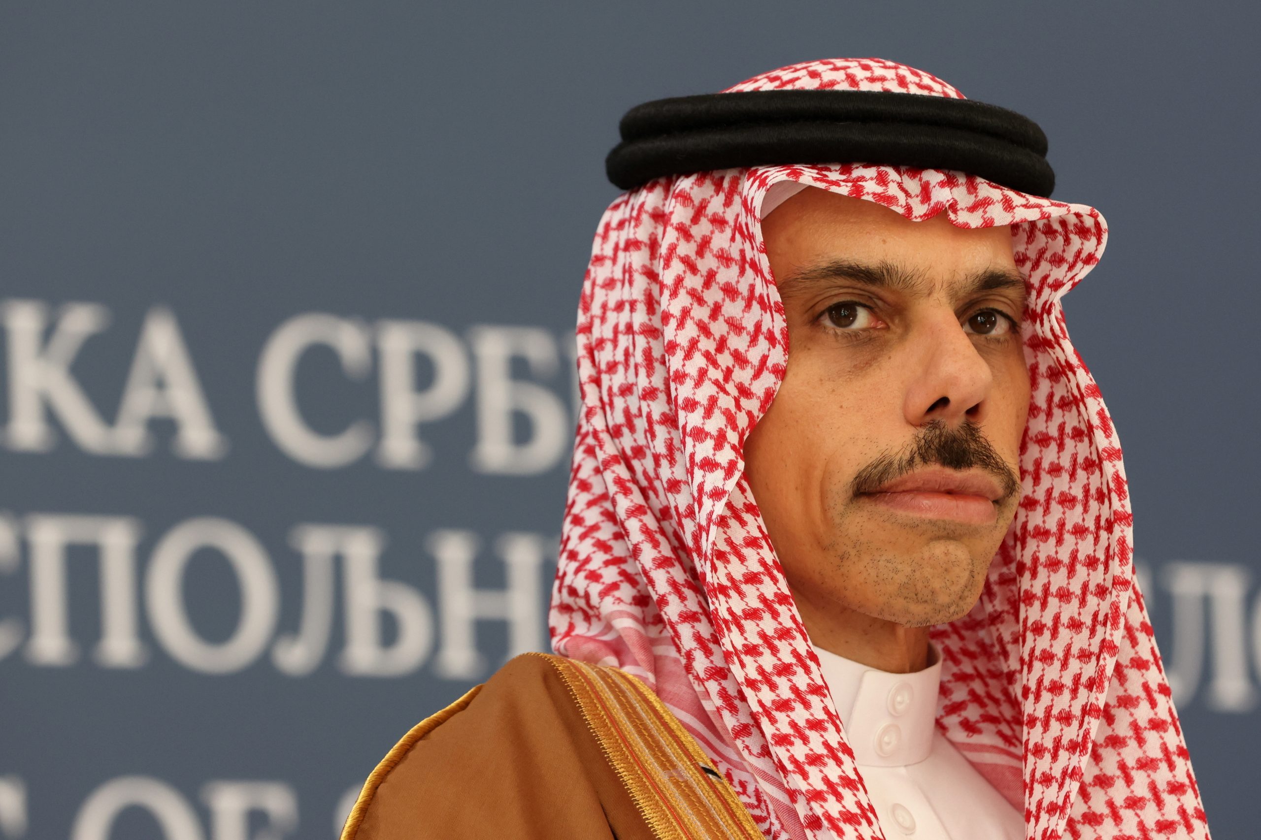 Arábia Saudita diz que a região reagirá se Irão desenvolver arma nuclear