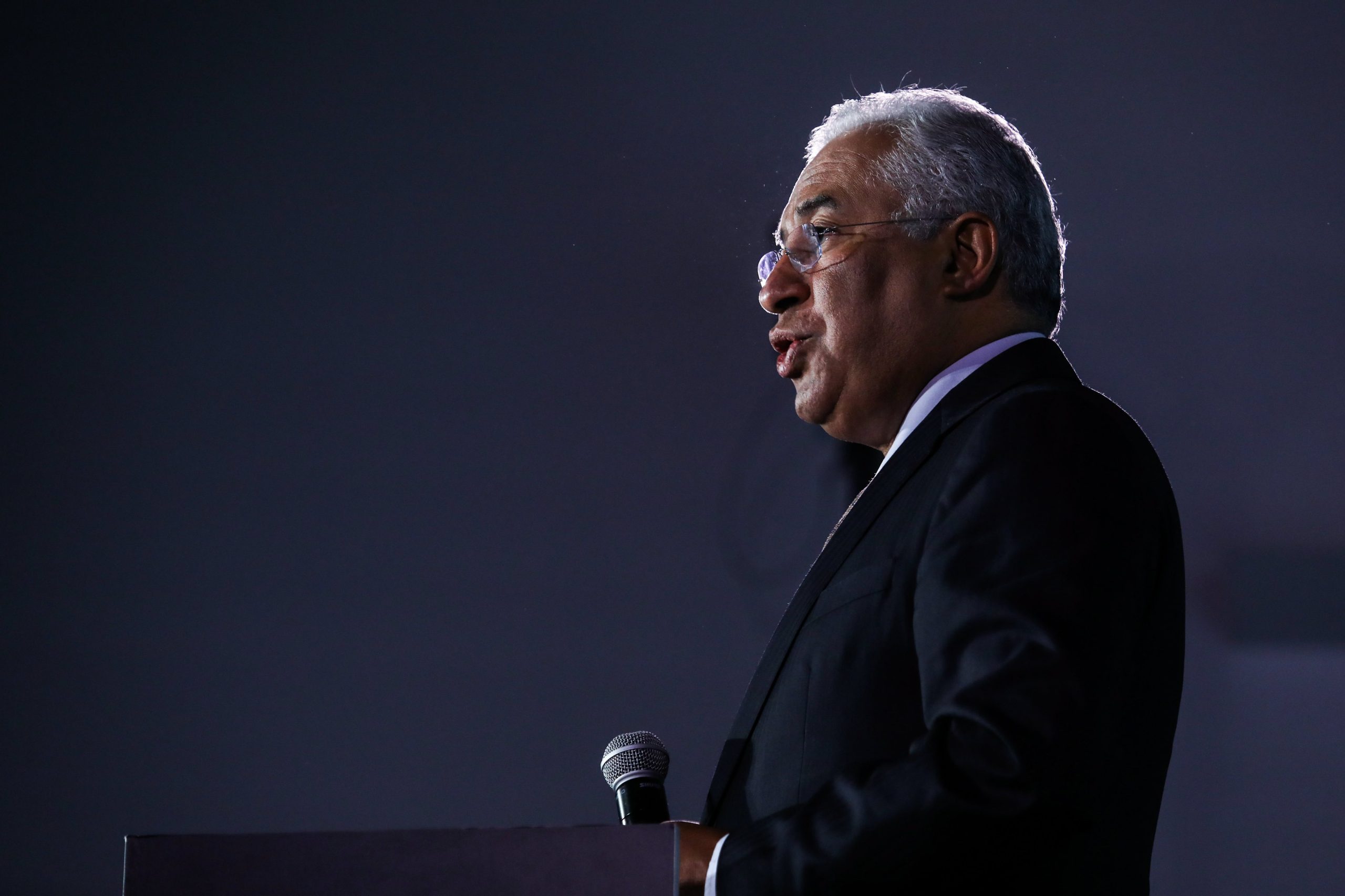 Costa almoçou hoje à beira Tejo com Hollande e encontra-se com Al Gore na quarta-feira