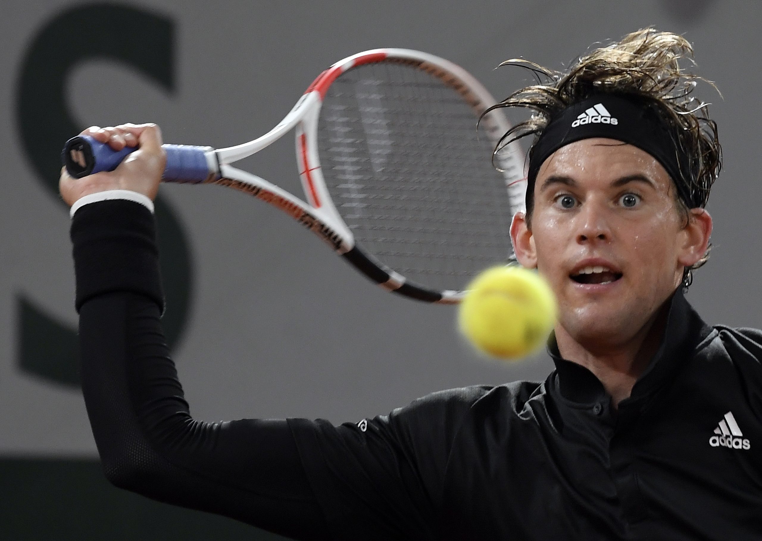 Thiem apura-se para a segunda ronda do Roland Garros ao bater Cilic