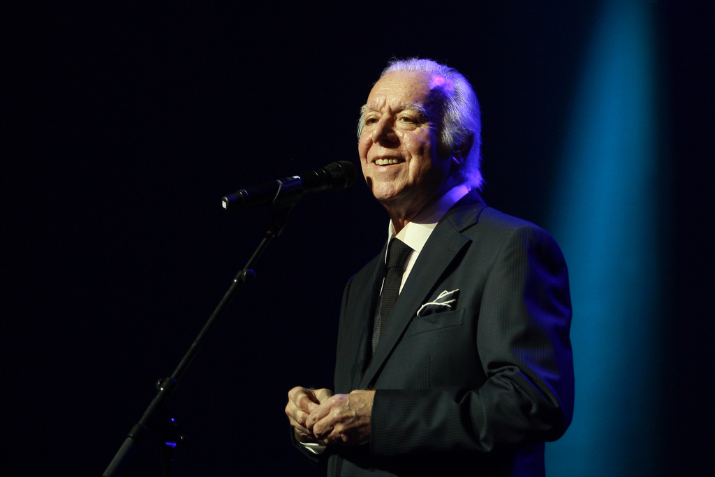 Carlos do Carmo anuncia fim da carreira e novo álbum