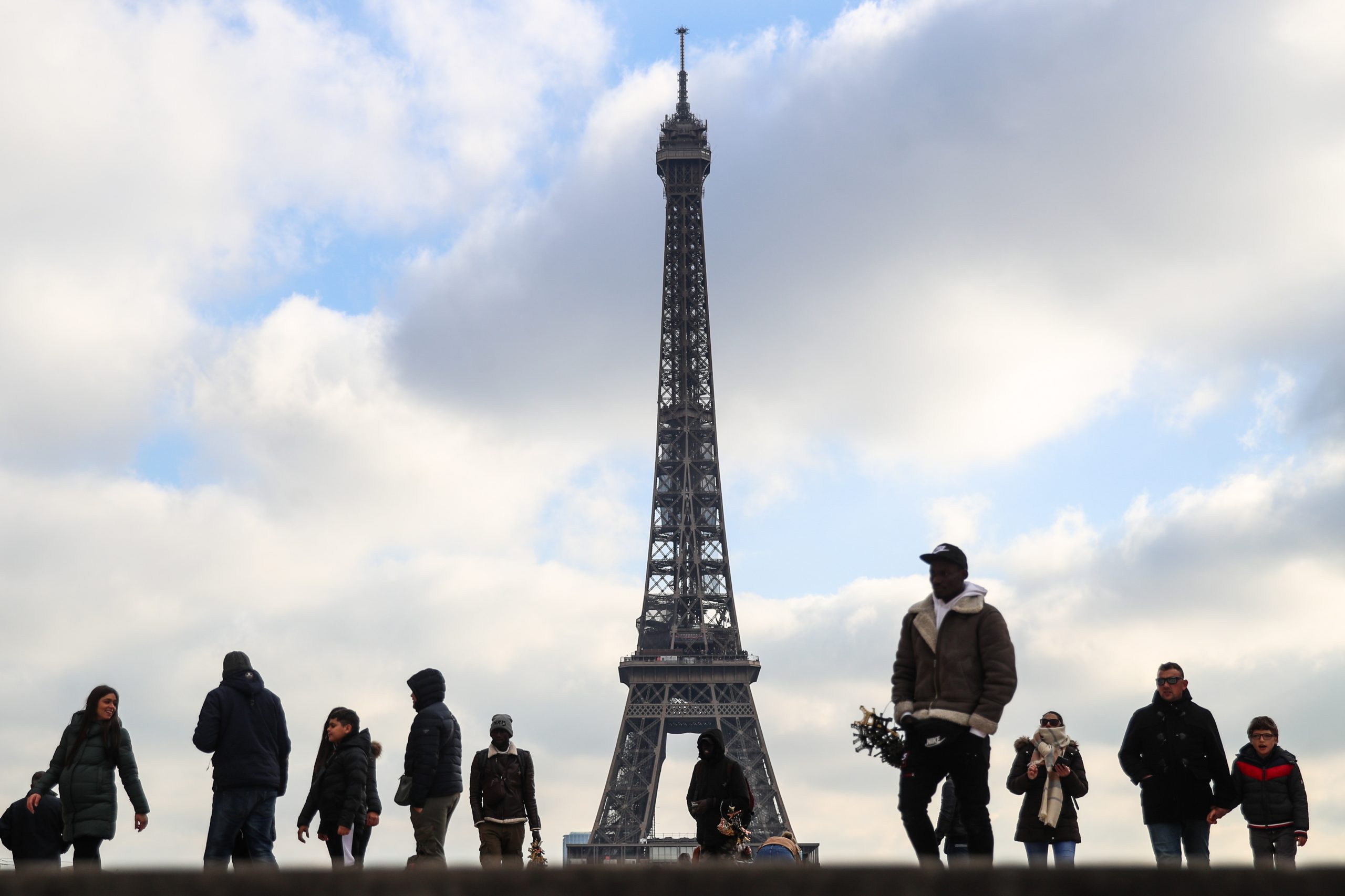 França cresce 7% em 2021, maior aumento do PIB em 52 anos